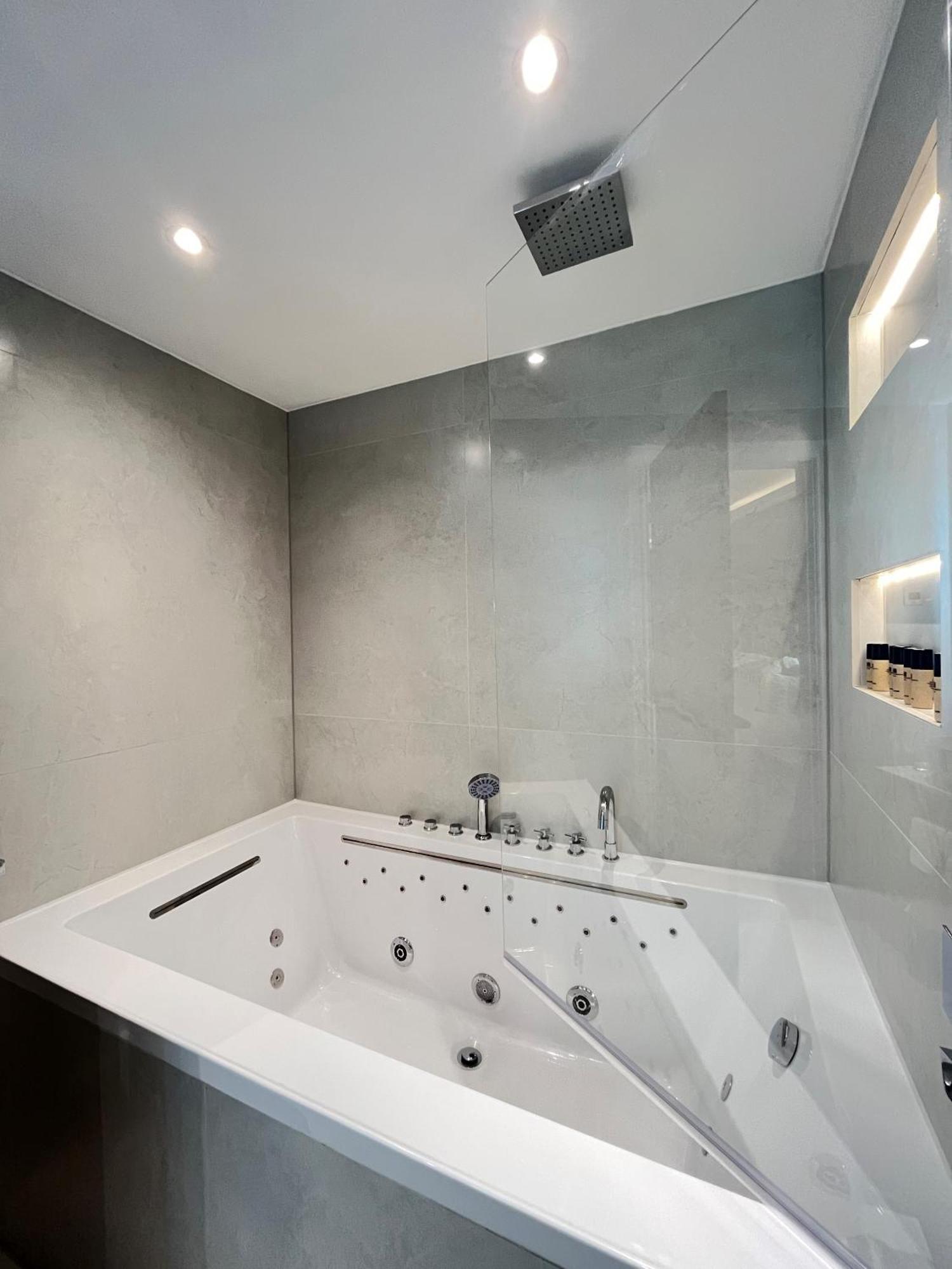 Double Room Spa Bath,1531638205:JPEG
