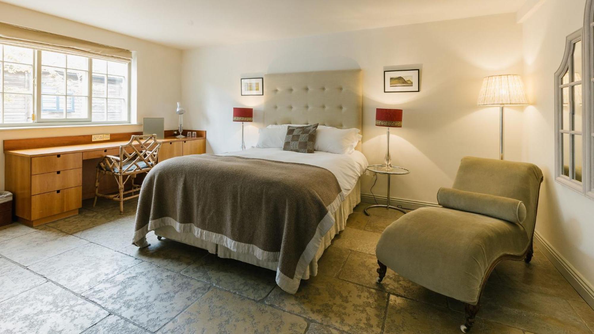 Luxury Double Room,1545177943:JPEG