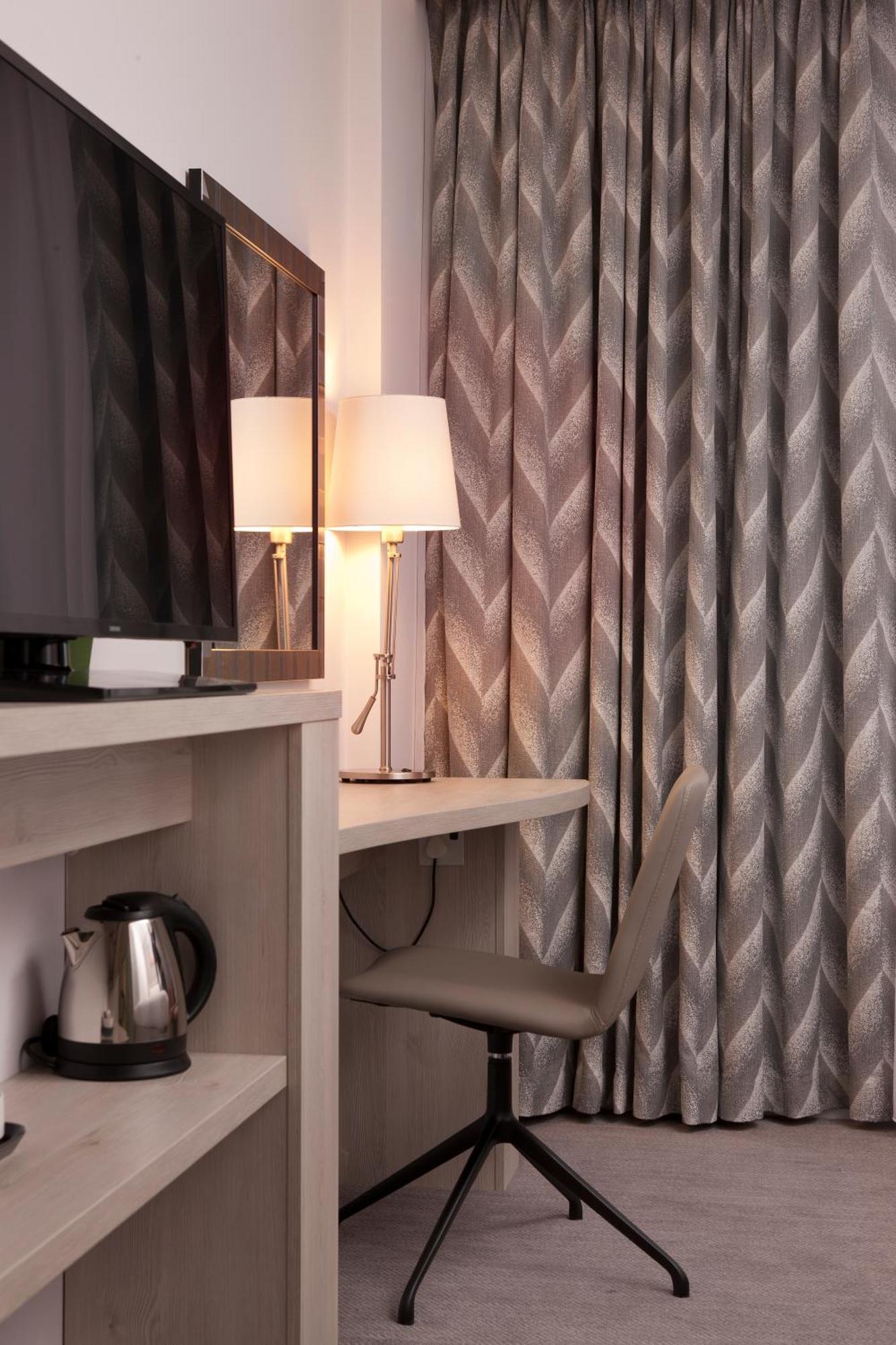 Queen Family Room - Accessible,1552502611:JPEG