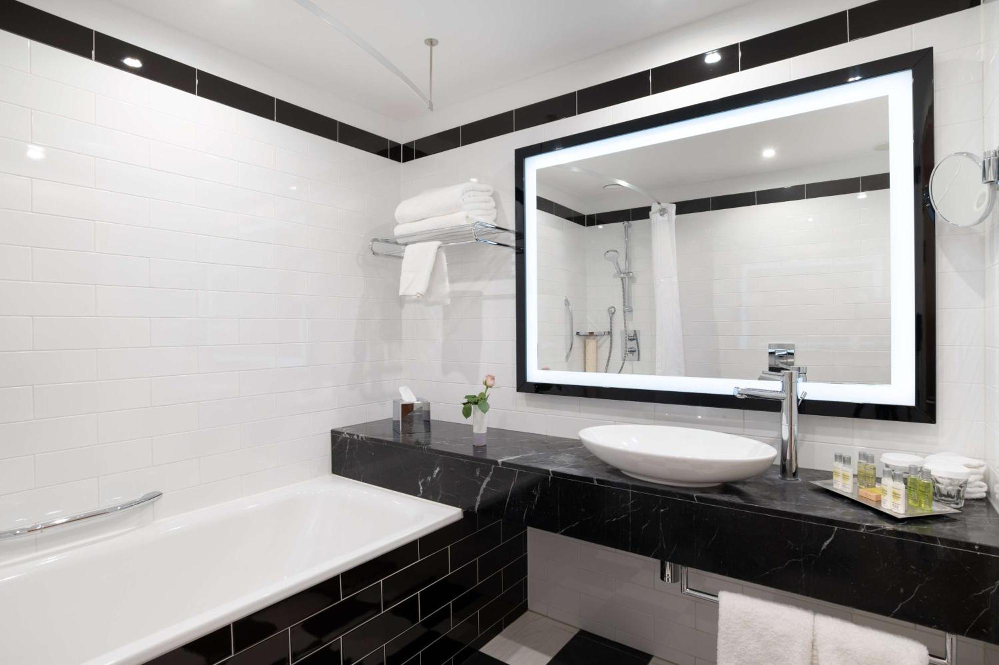 Quarto Executivo com 2 Camas de Solteiro