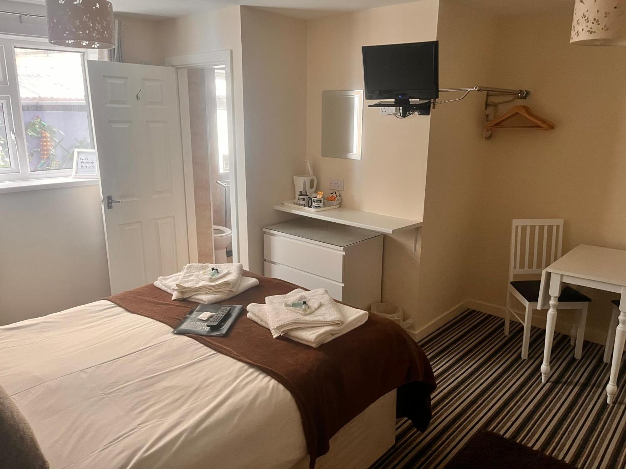Deluxe Double Room,1552387132:JPEG