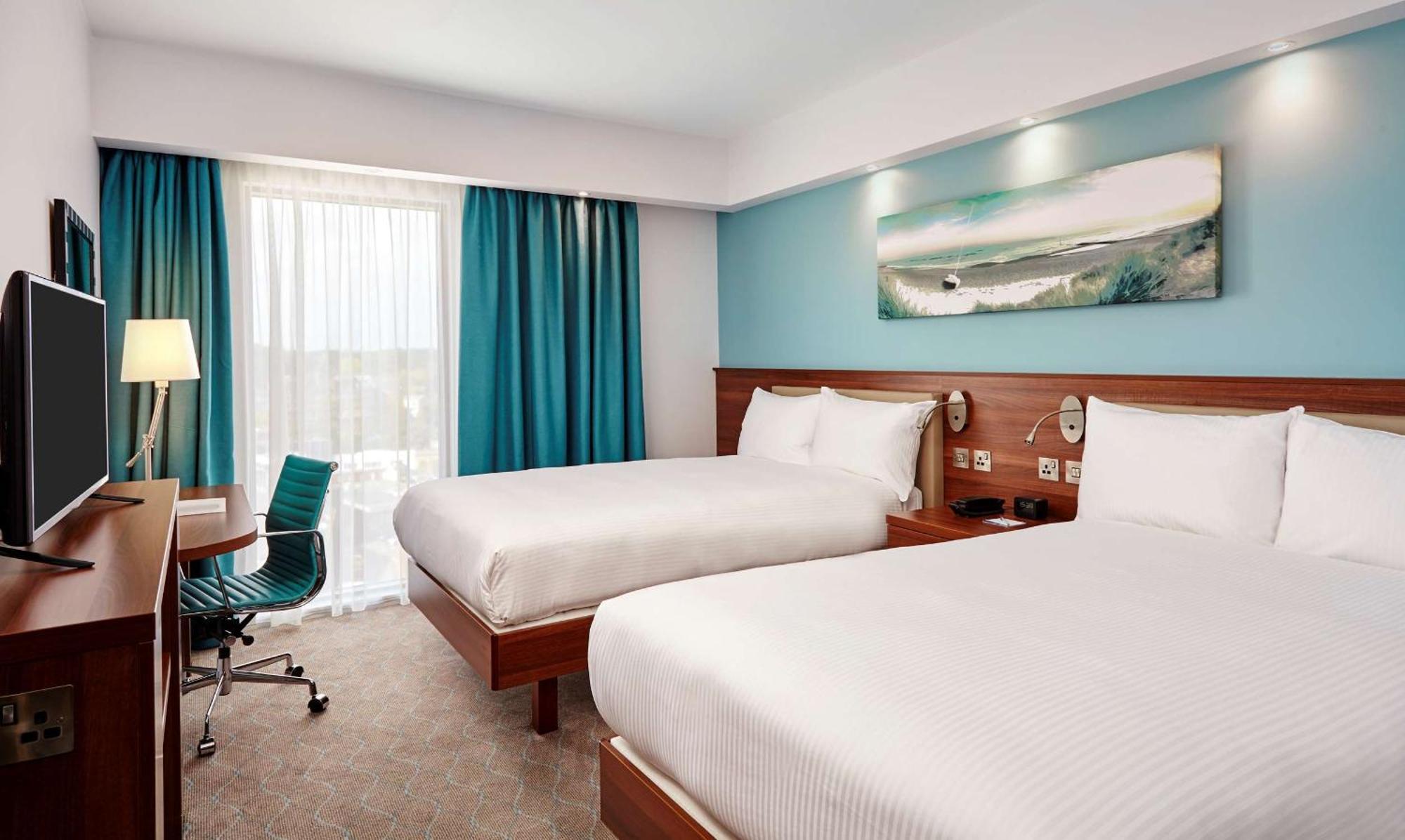 Twin Room,1552608556:JPEG