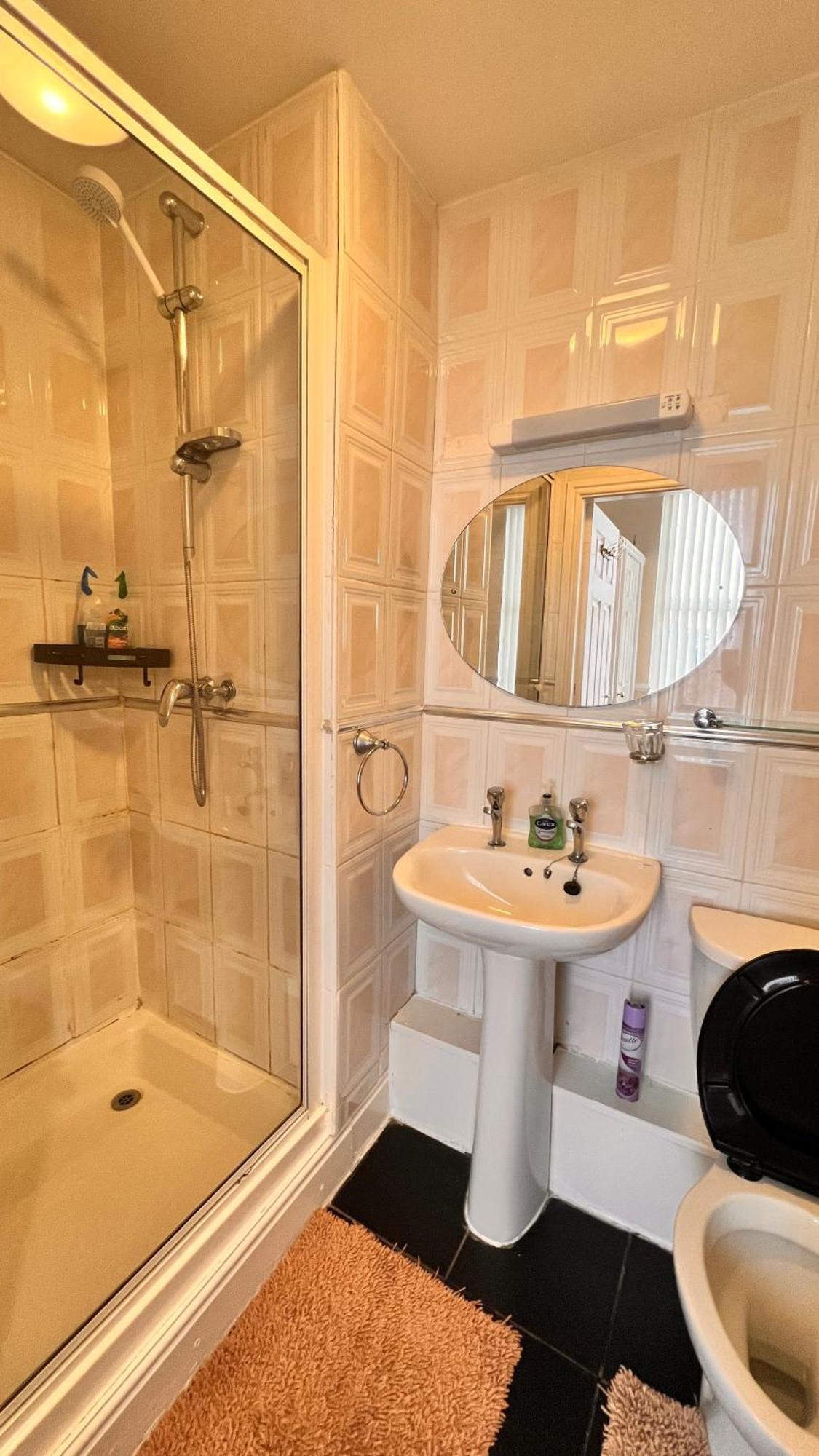 Double Room Private Bathroom,1552715092:JPEG