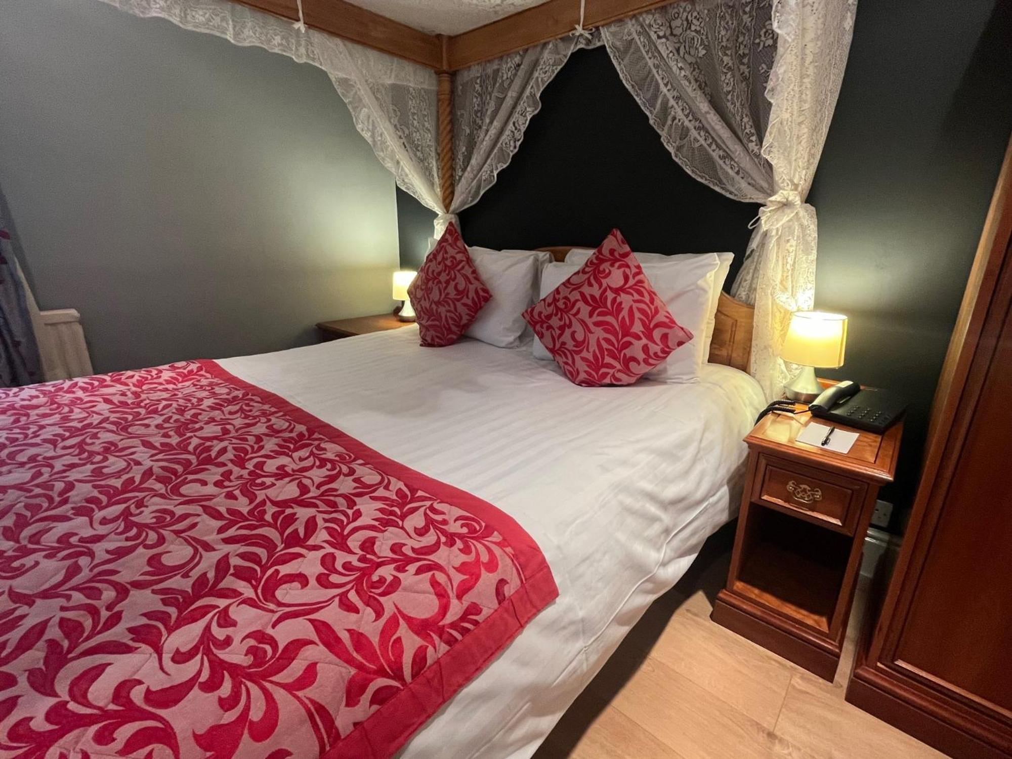 Deluxe Double Room,1563260878:JPEG