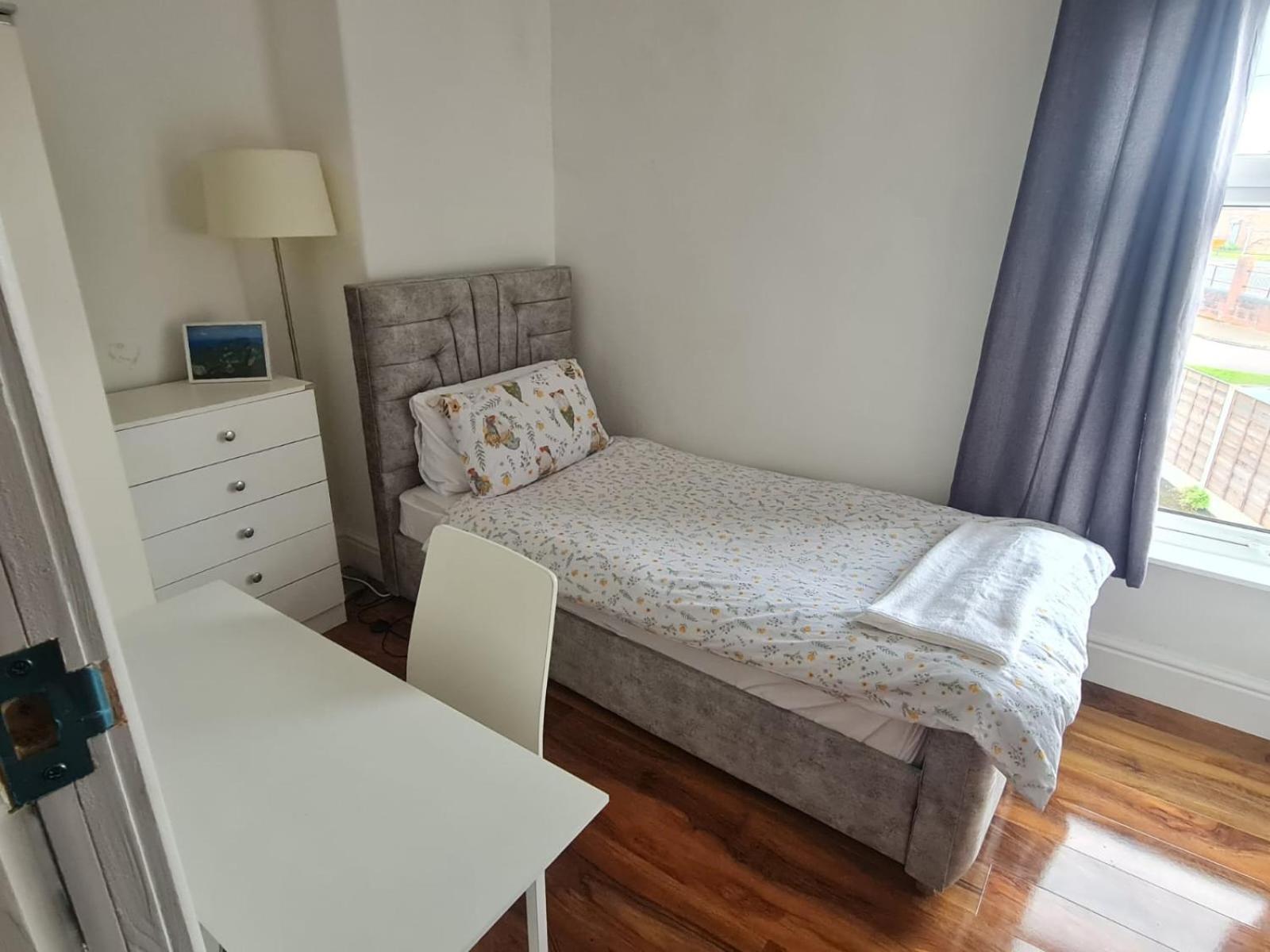 Camera Singola Standard con Bagno in Comune