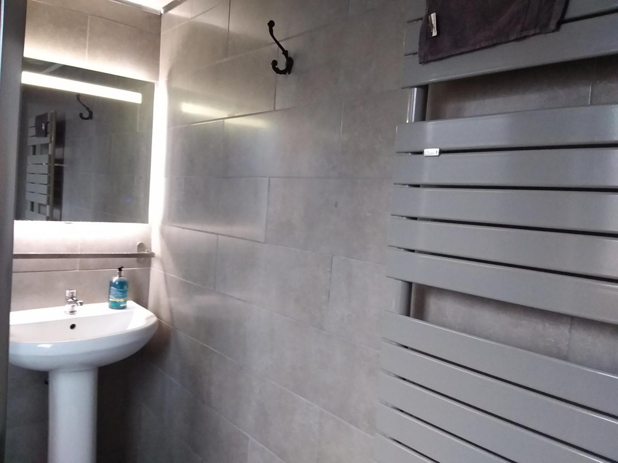 Quarto com Cama de Casal ou 2 de Solteiro