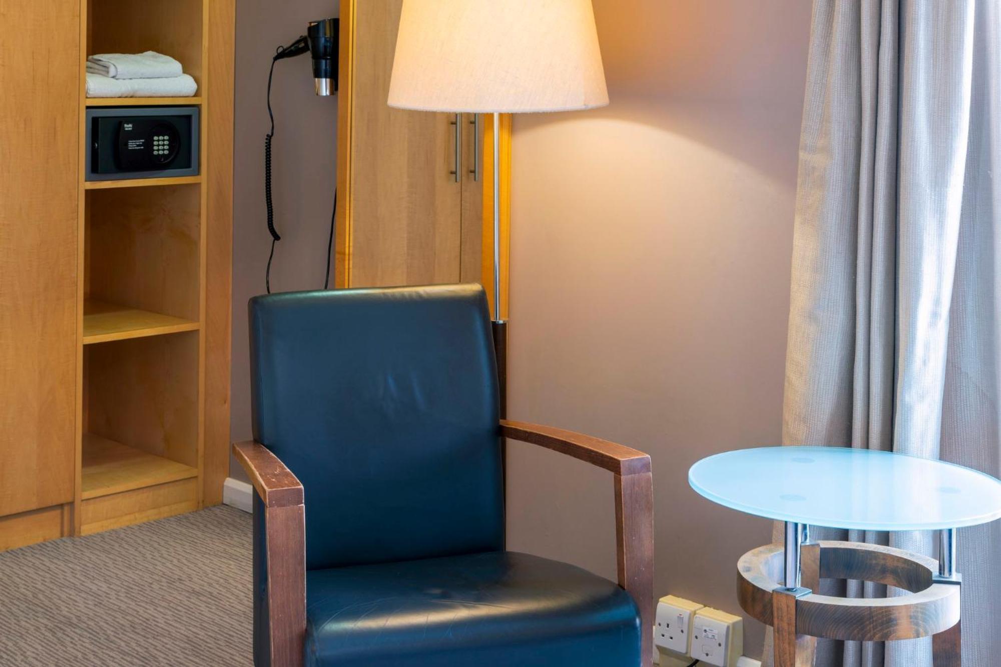 Chambre Double Standard - Accessible aux Personnes à Mobilité Réduite