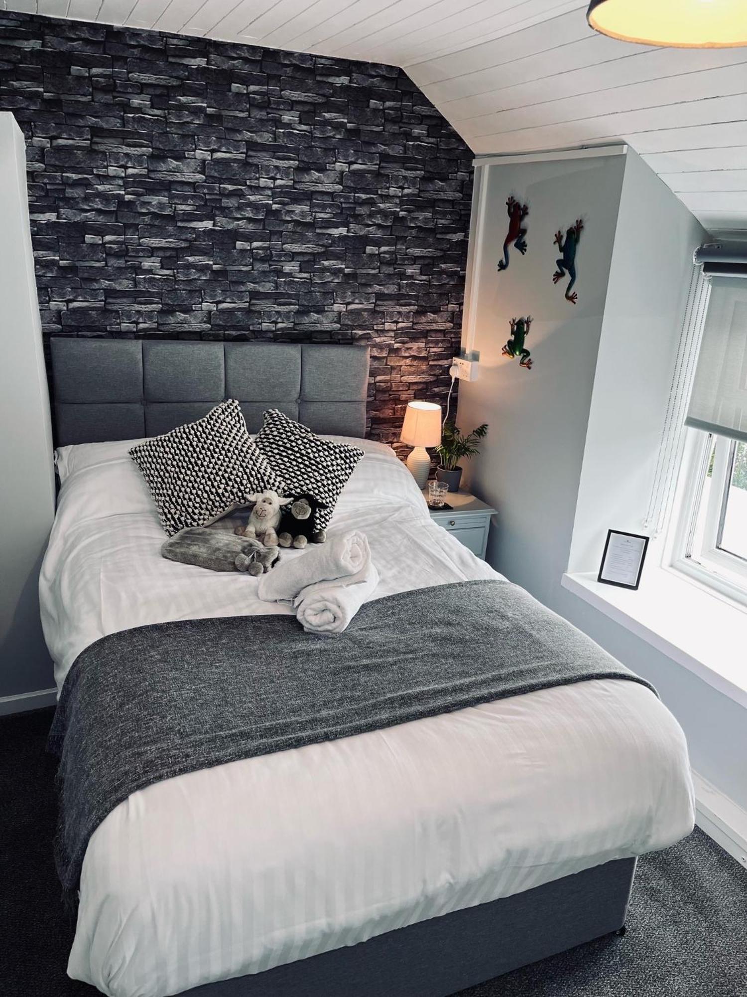 Single Room with Private Bathroom