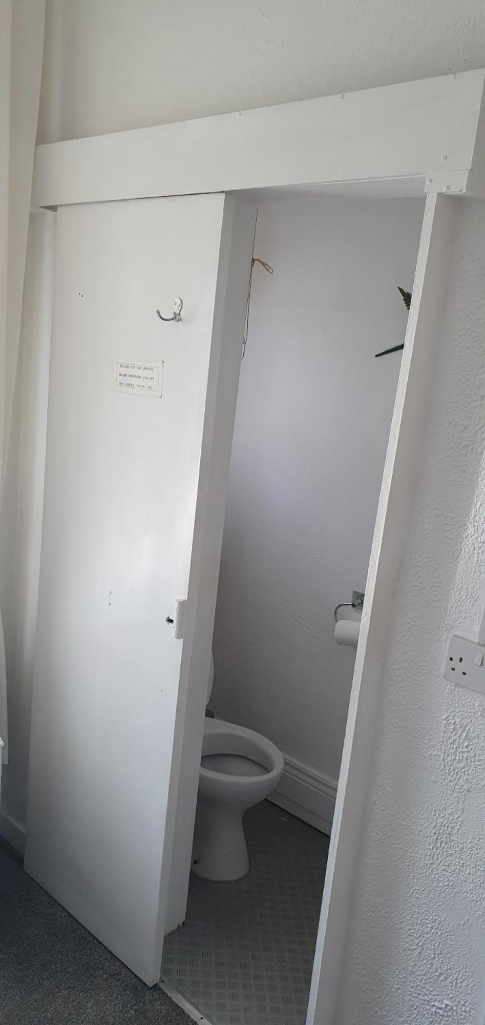 Quarto Individual Econômico