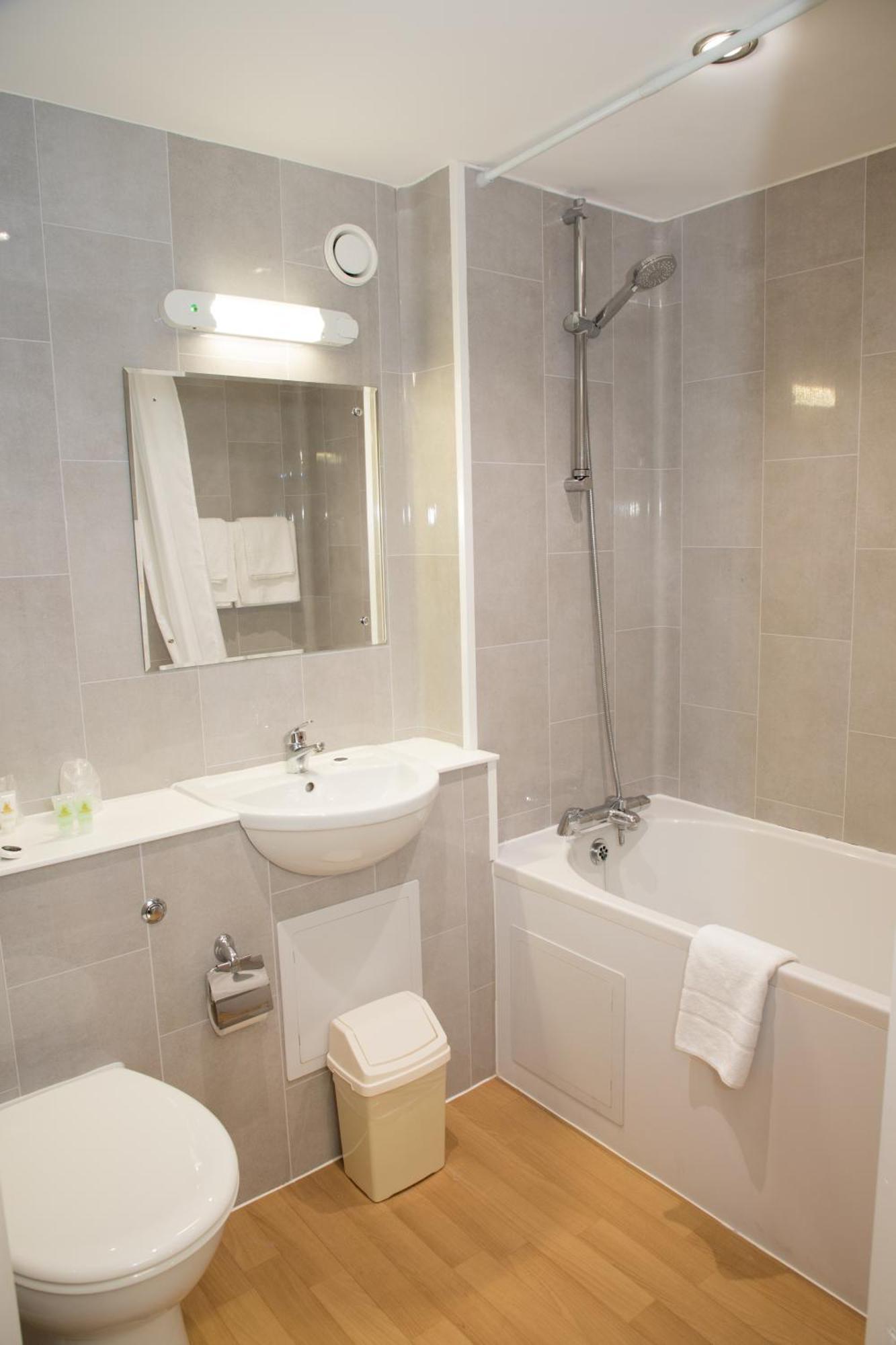 Quarto Twin Standard