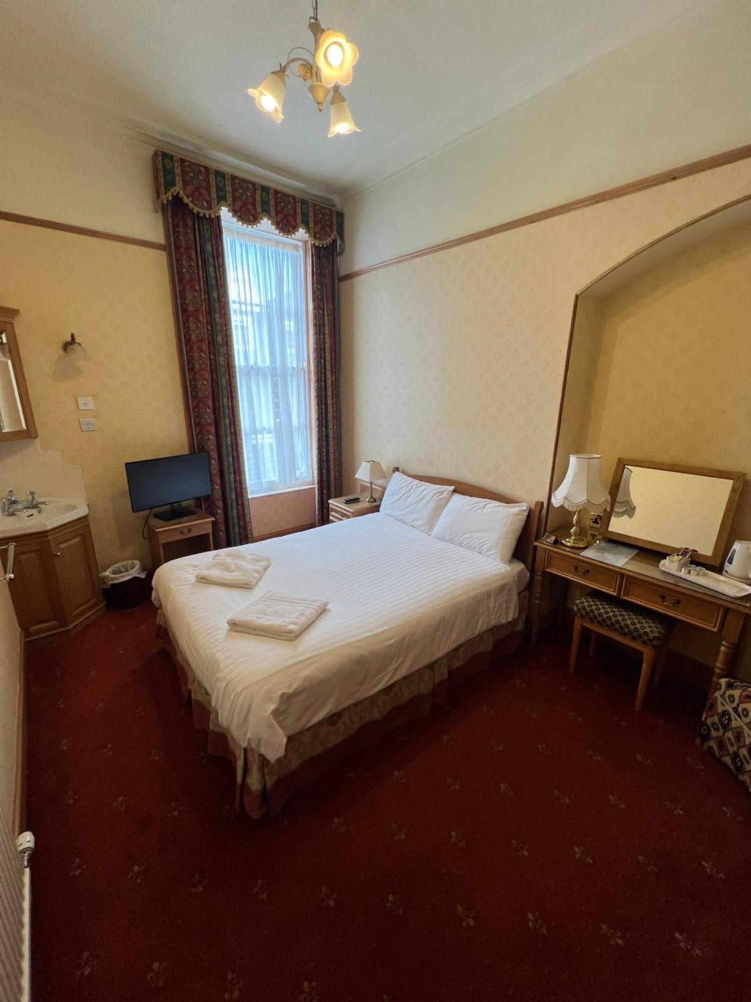 Double Room with Shared Bathroom
