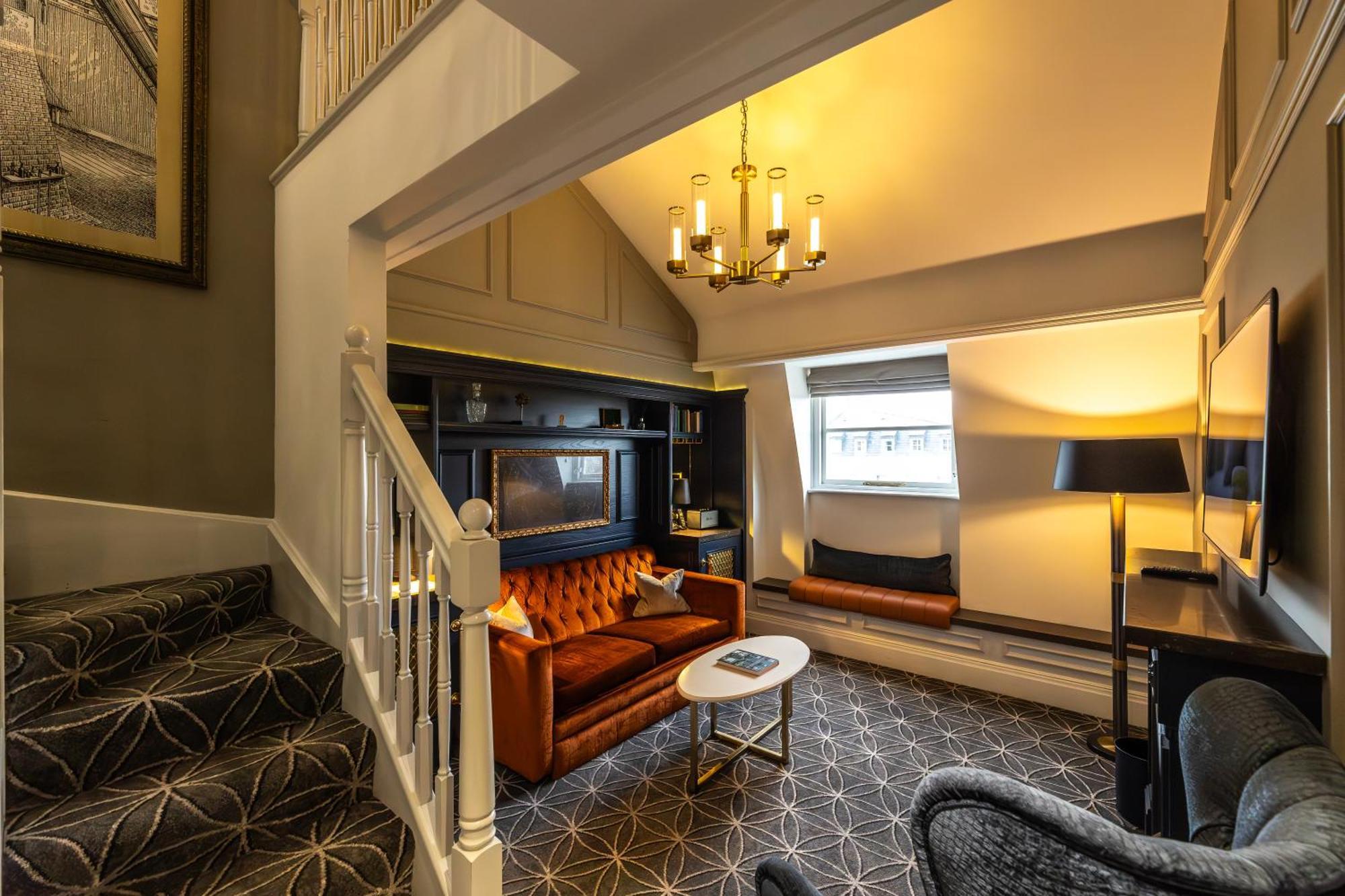Duplex King Suite,1765854493:JPEG