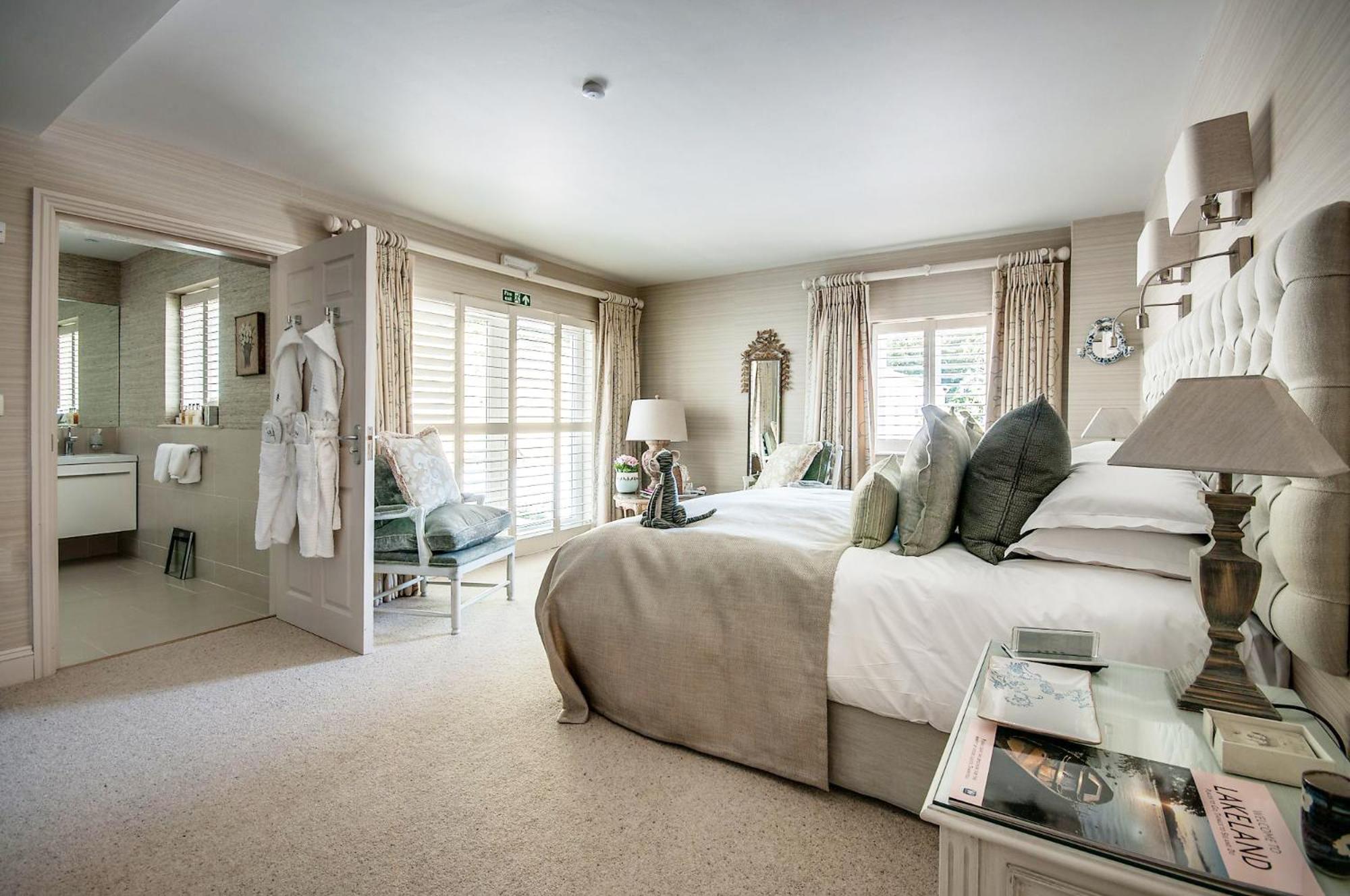 Lake House Classic Room