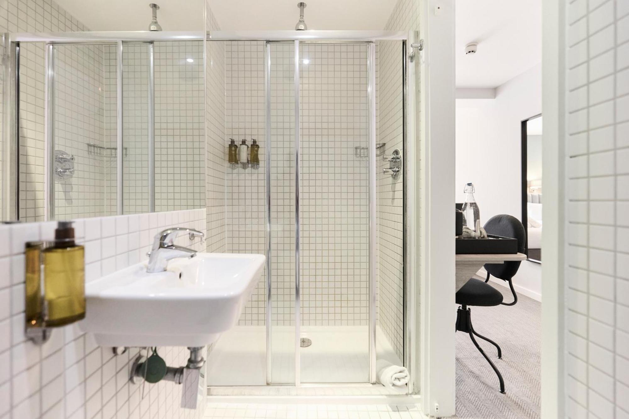 Quarto com 2 Camas de Solteiro