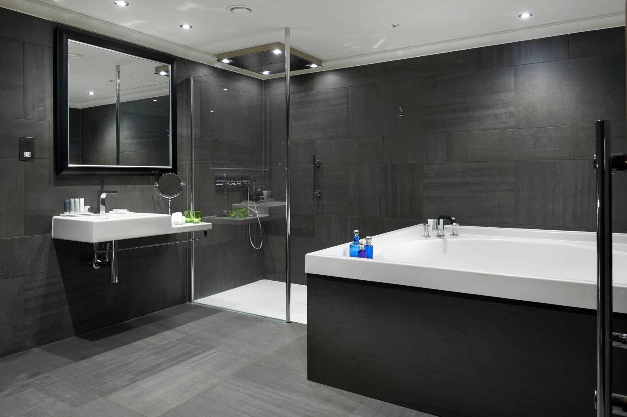Lady Glenorchy Suite Larger Suite 1 King City View,1643166077:JPEG