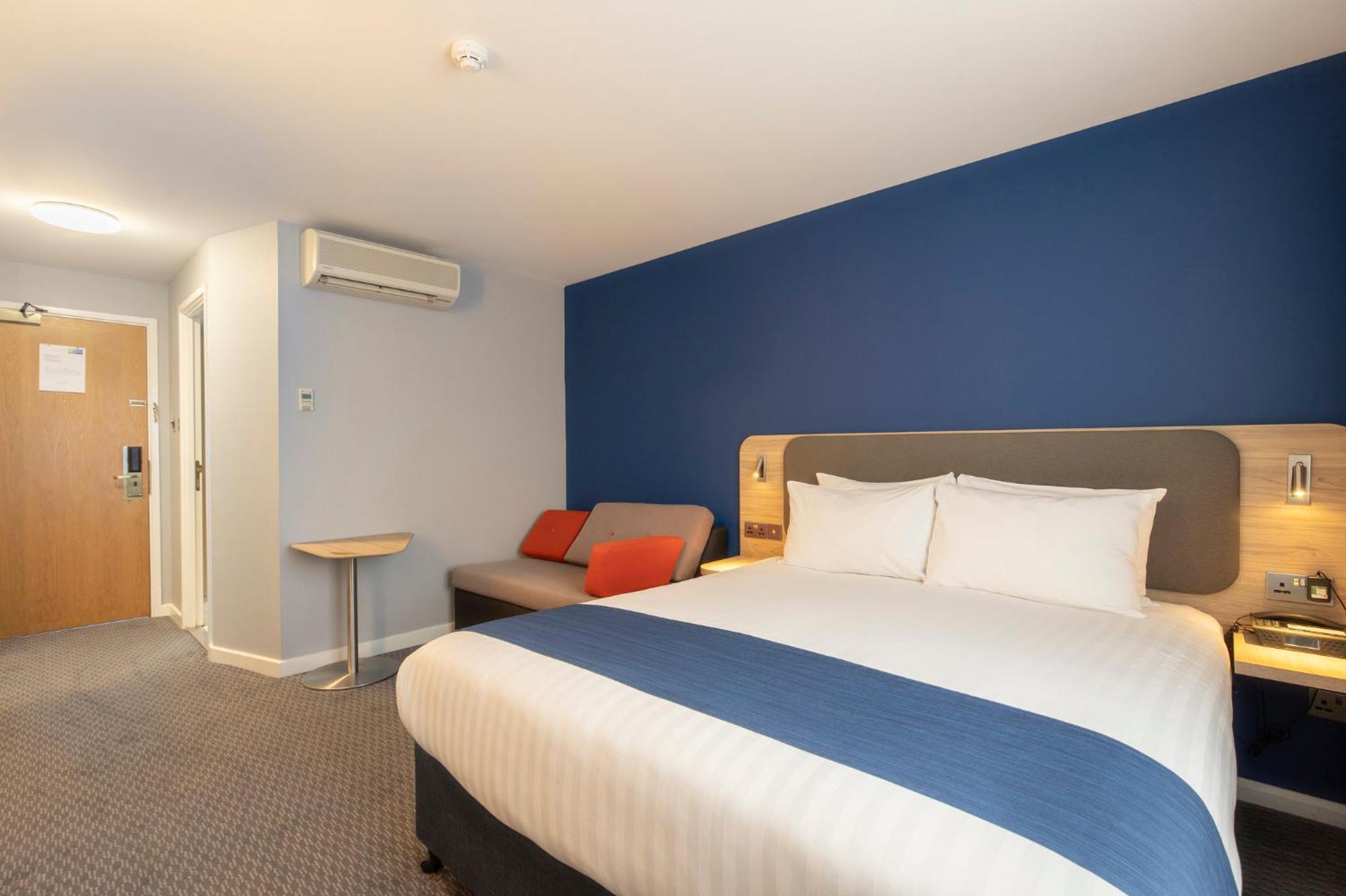 Standard Double Room with Sofa Bed and Free Hot Breakfast