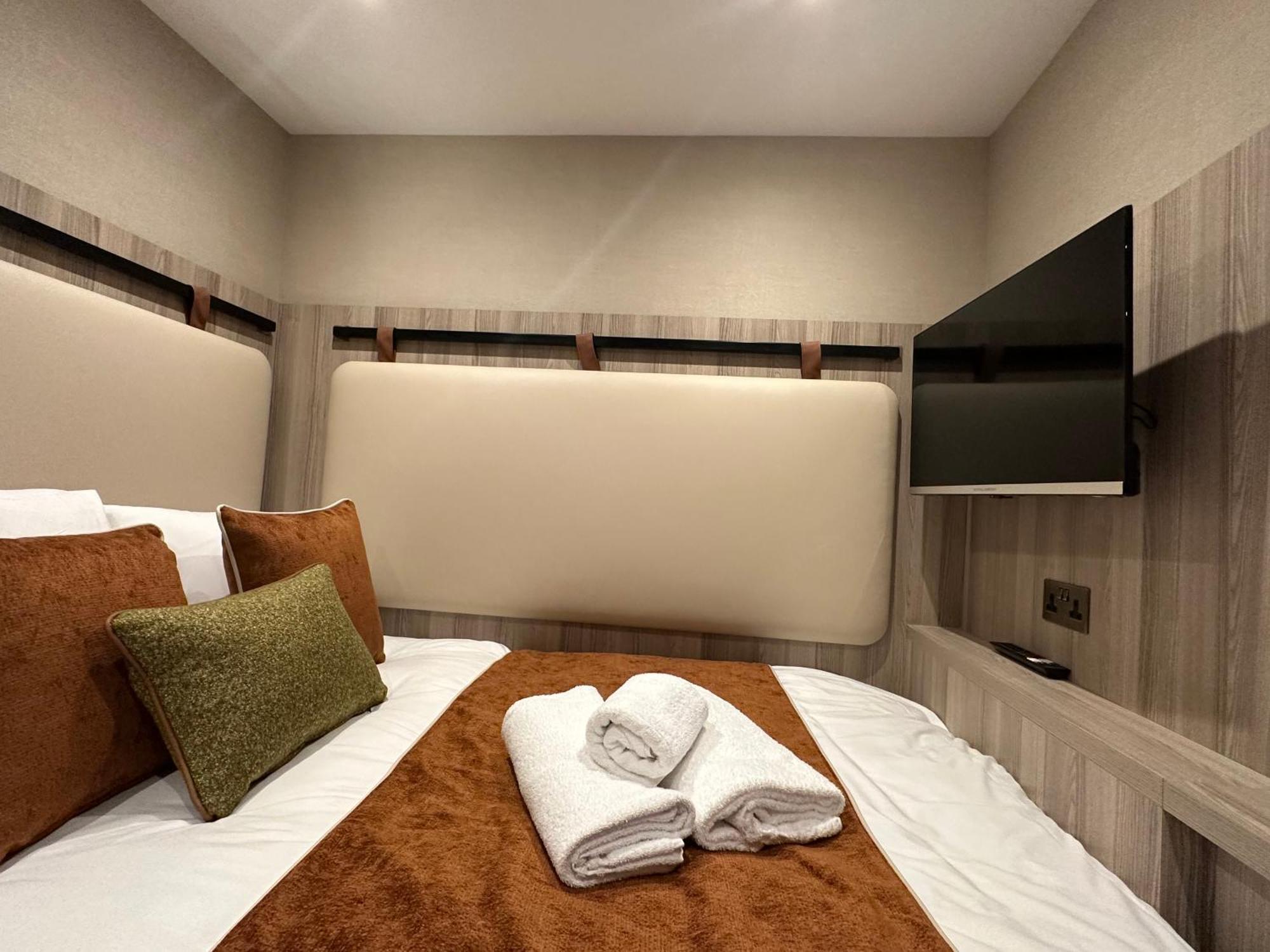 Deluxe Double Room,1651162776:JPEG