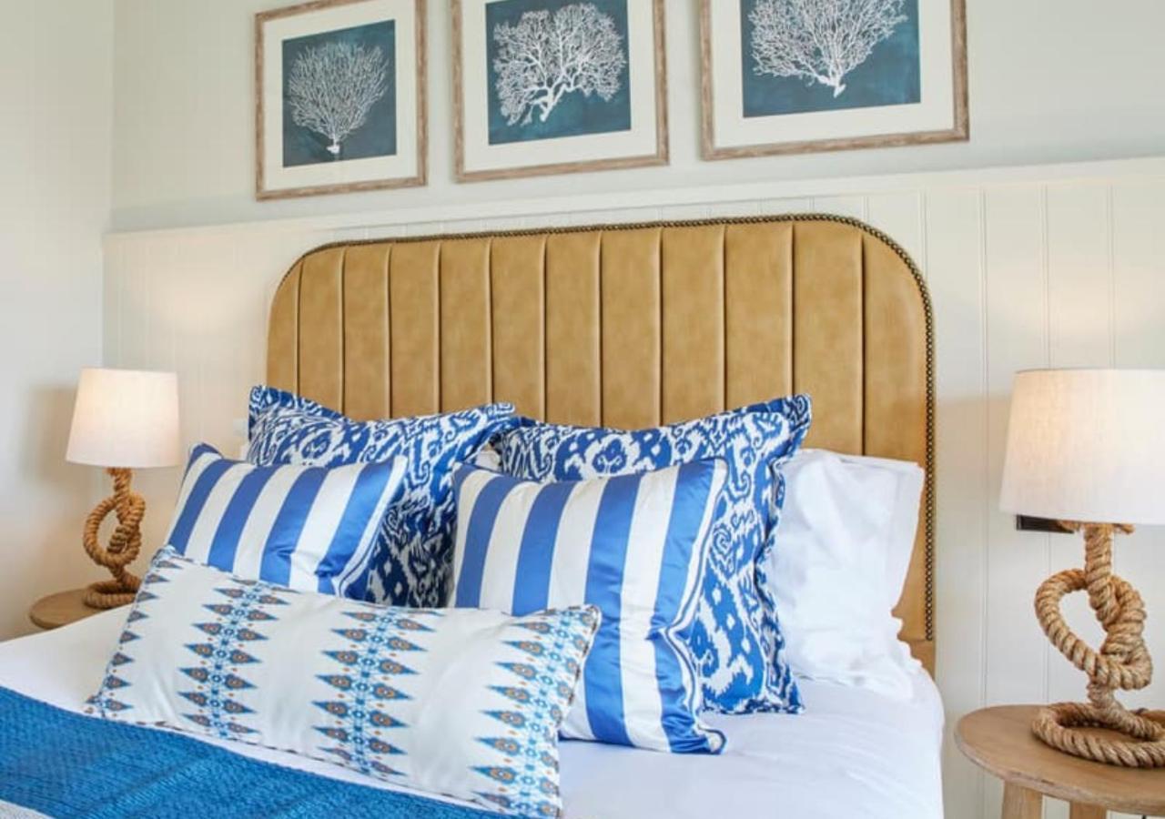 Cosy Double with Ocean Garden View