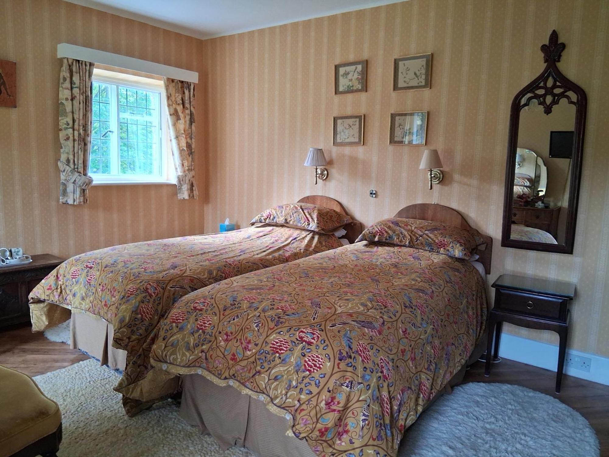 Twin Room with Bathroom