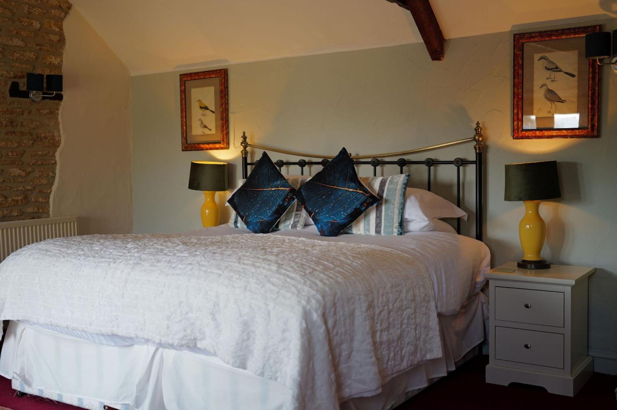 Deluxe King Room,1689848905:JPEG