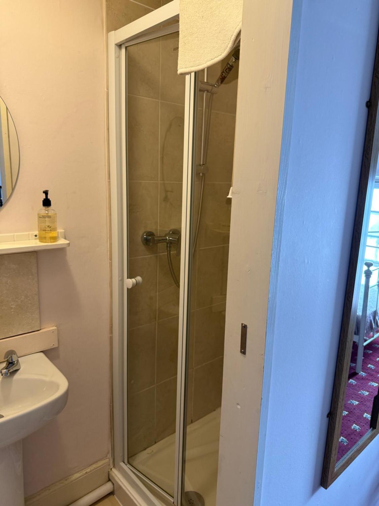 Deluxe Double Room with Shower