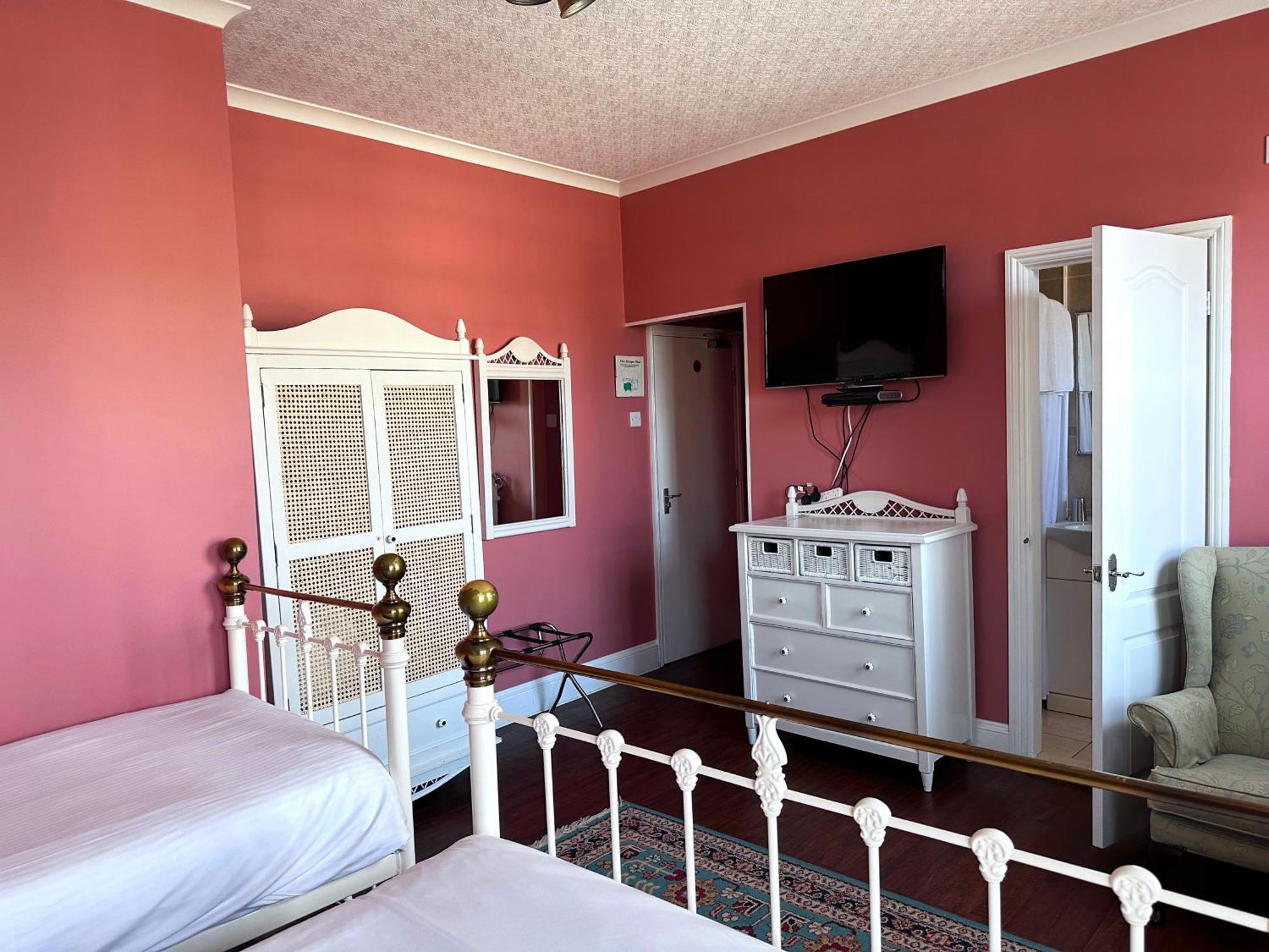 Basic Triple Room