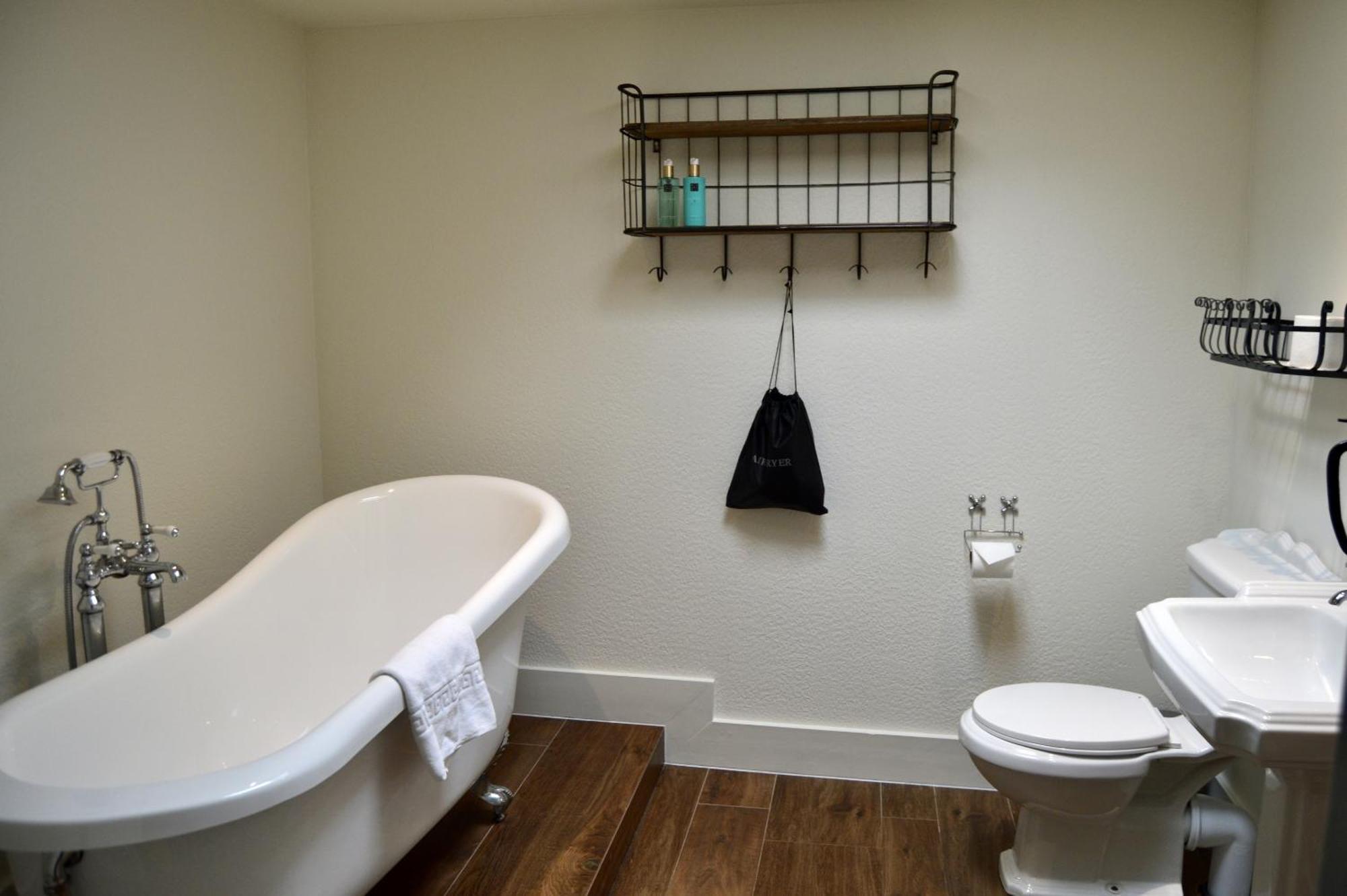 Twin Room with Bath