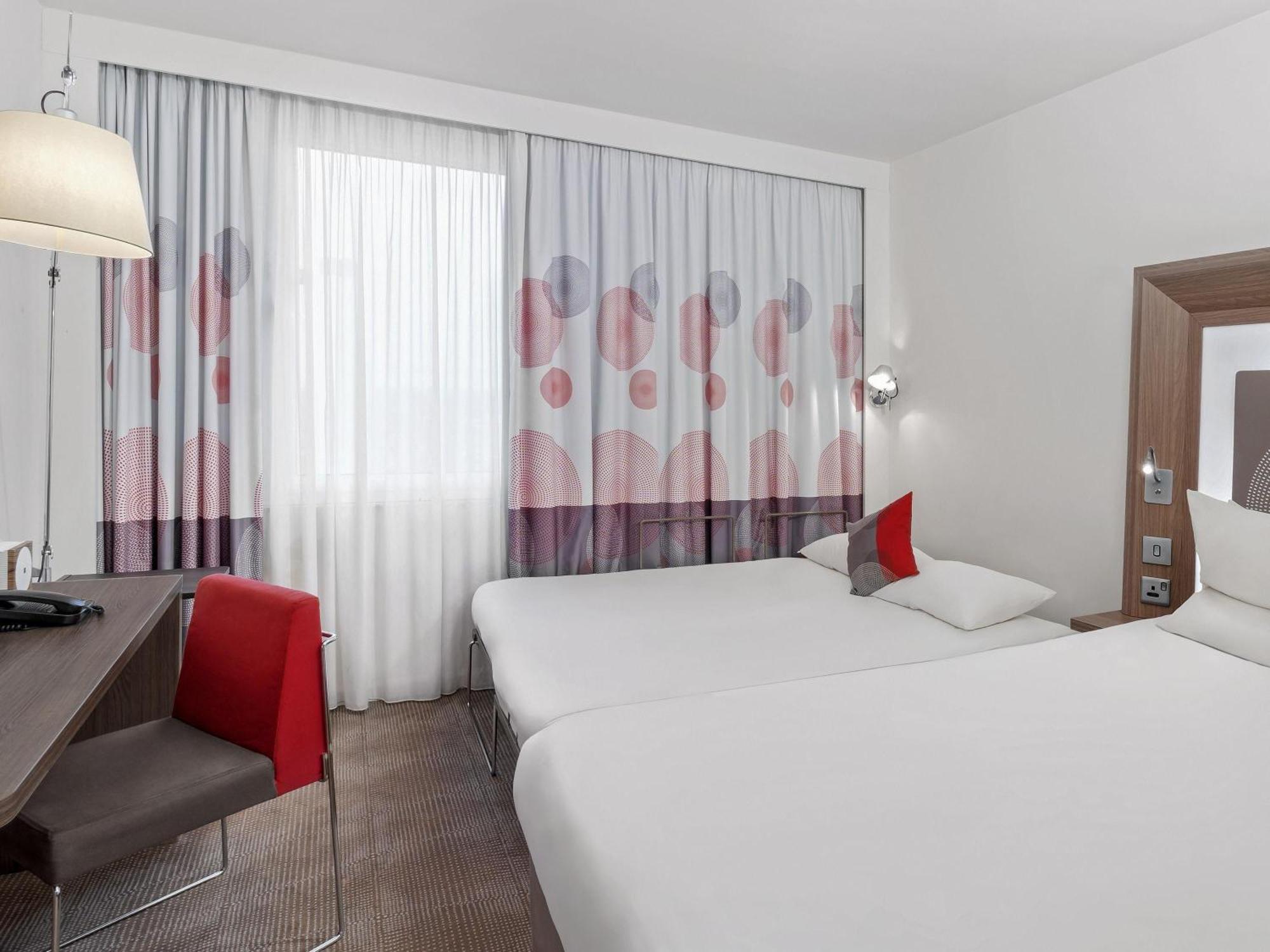 Quarto Standard com 1 Cama Queen-size + Sofá-Cama