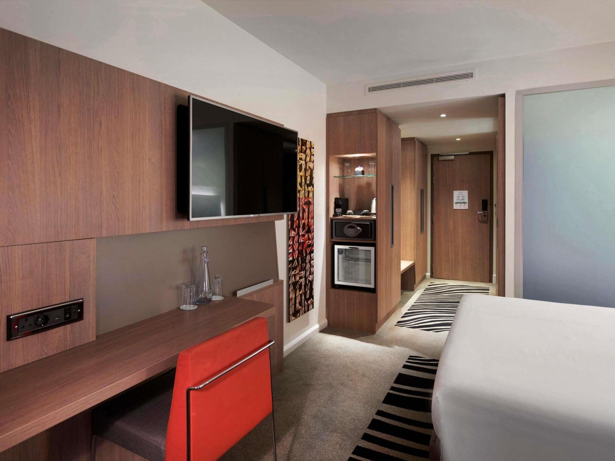 Superior Queen Room with Sofa Bed,1704830849:JPEG