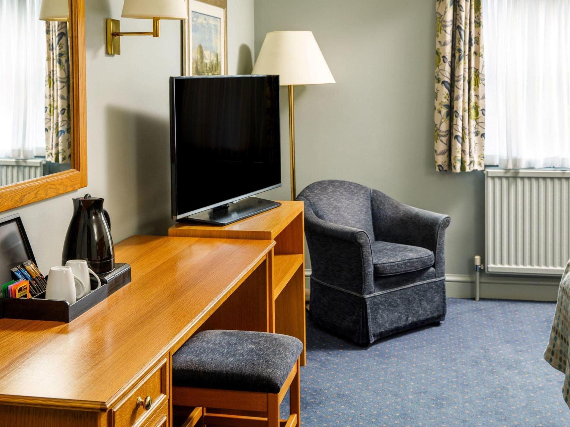 Classic Family Room,1716988999:JPEG