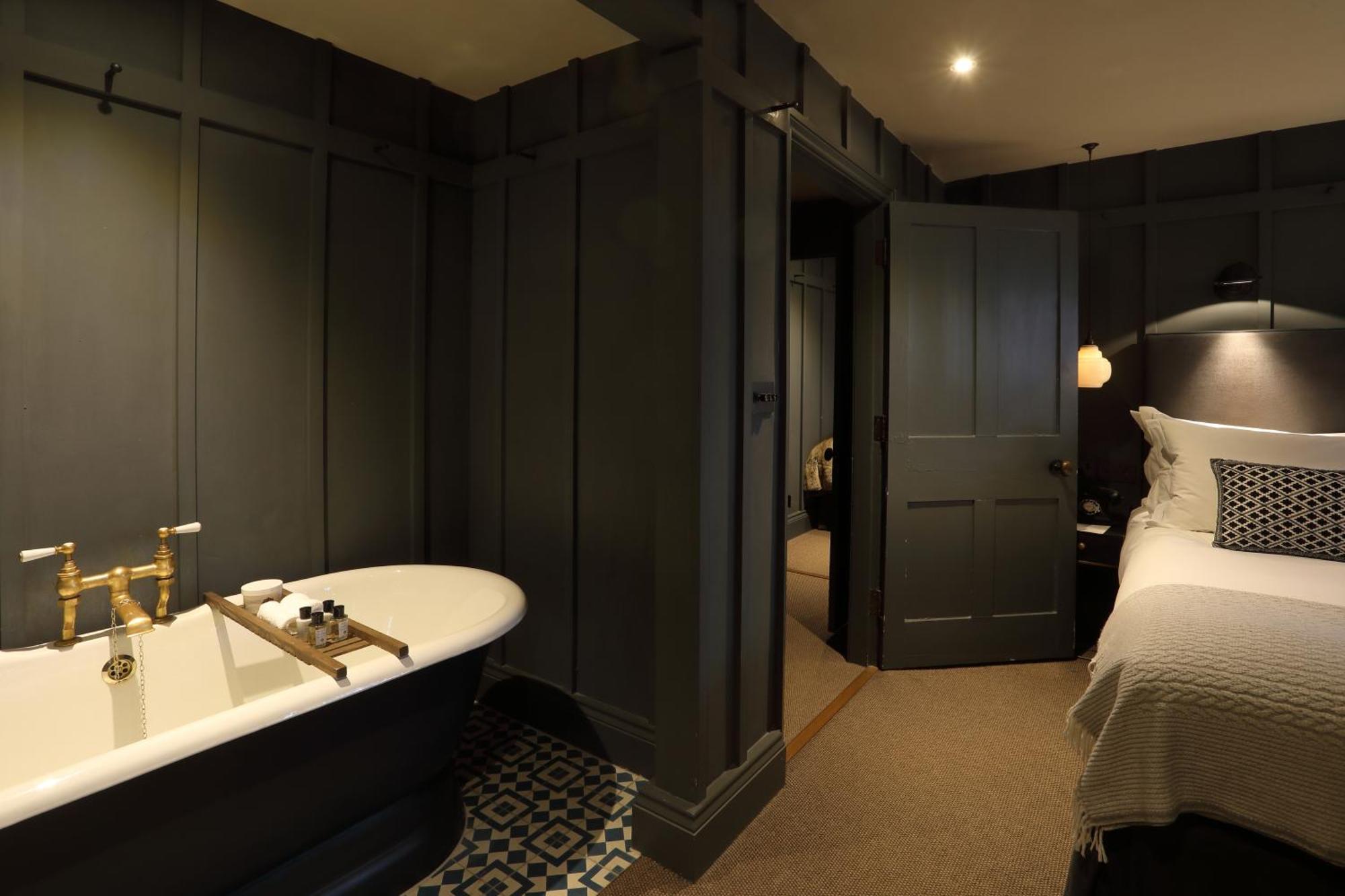 Superior King Suite