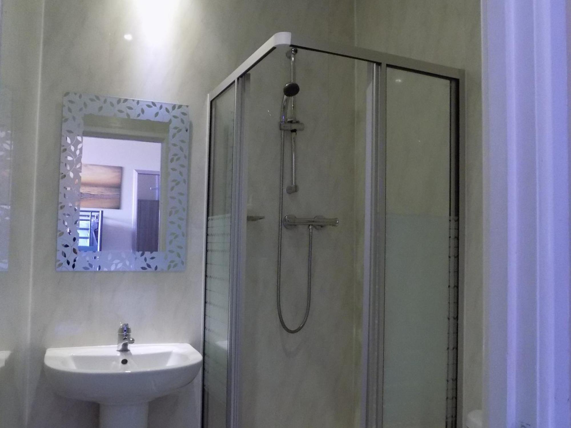 Quadruple Room Shower,1739408112:JPEG