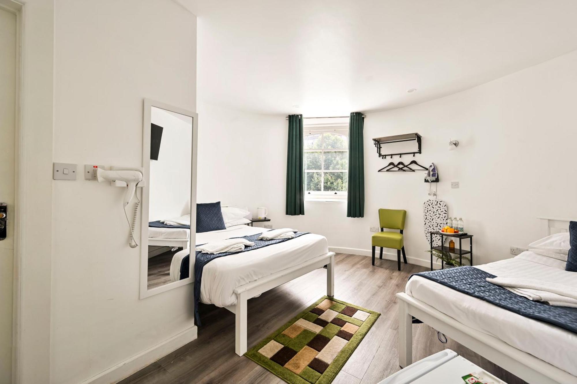 Family Room,1742571184:JPEG