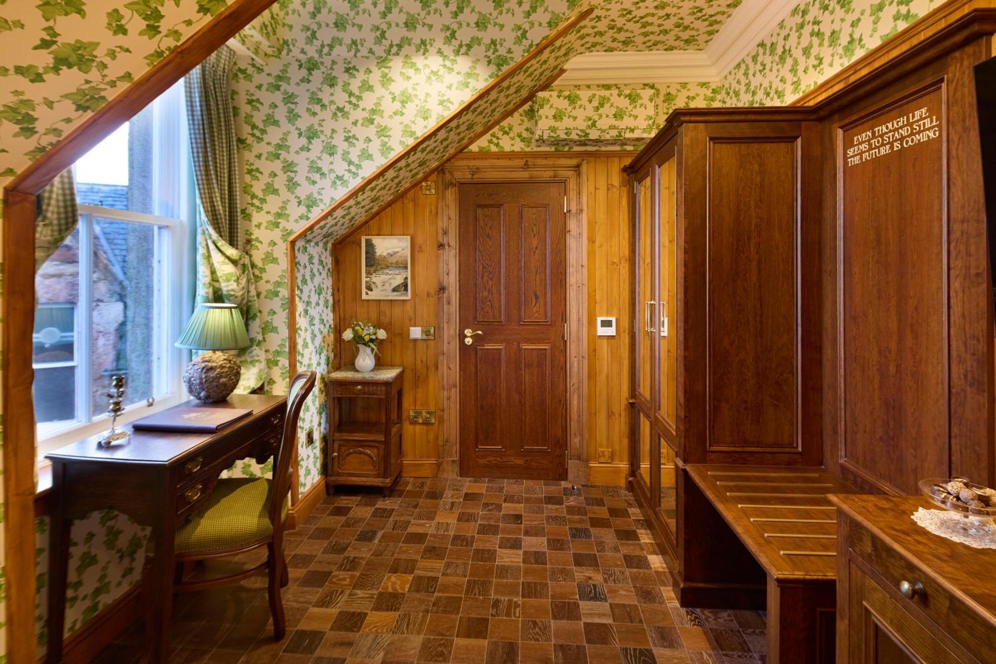 Ivy Single Room