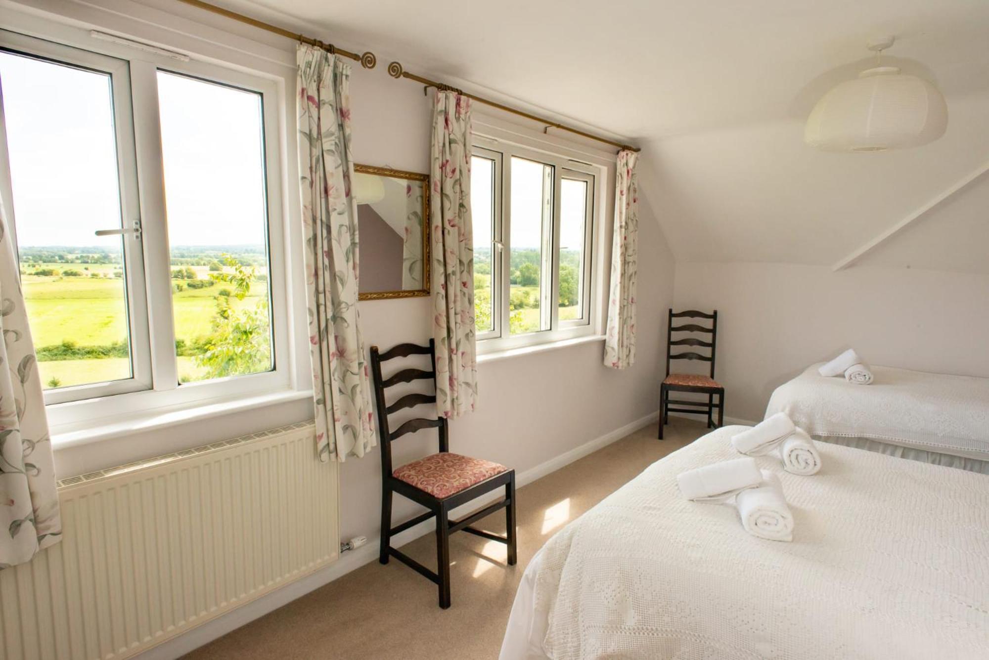 Triple Room with Shared Bathroom,1756771166:JPEG