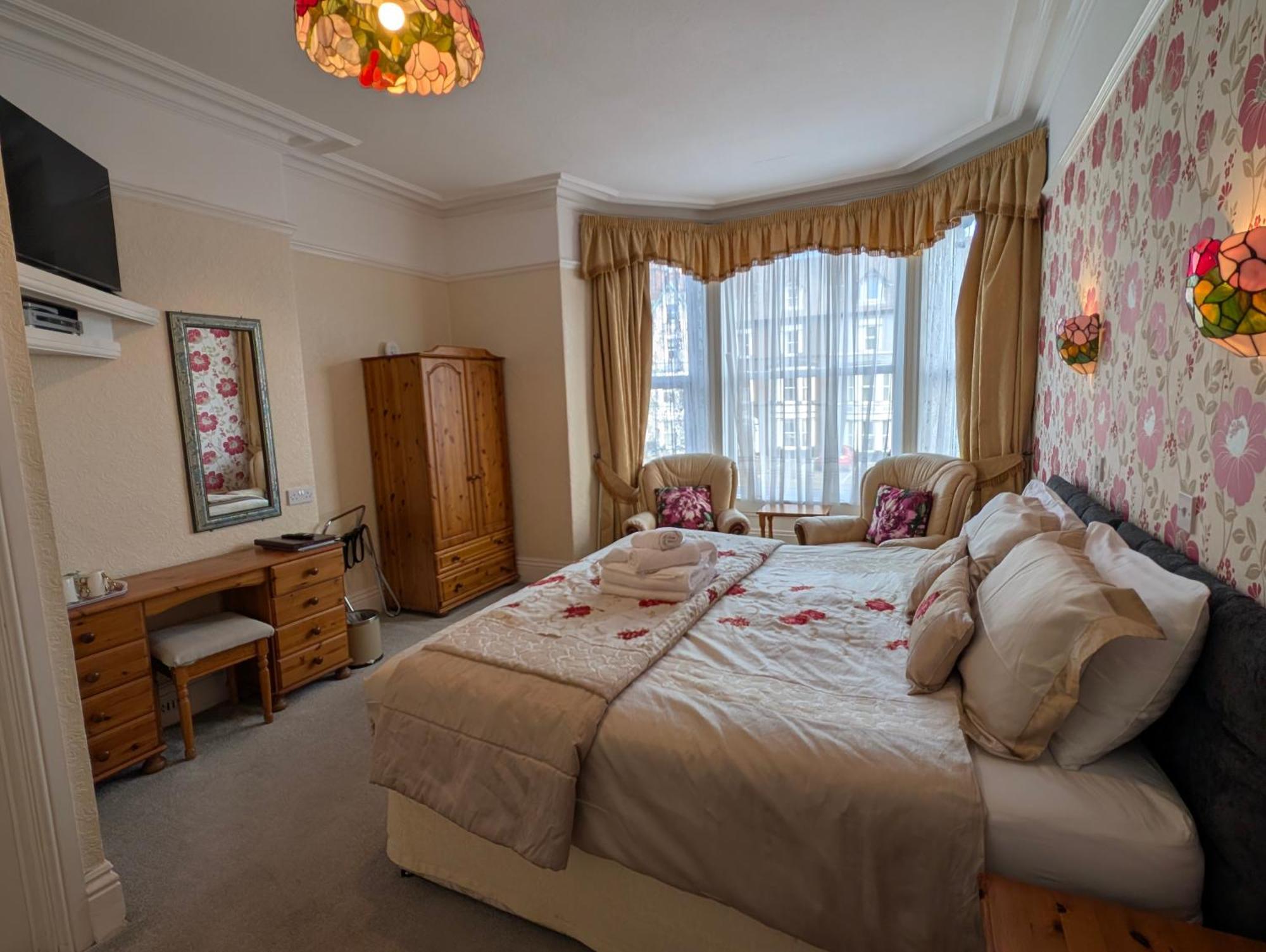 Superior Zimmer mit Kingsize-Bett