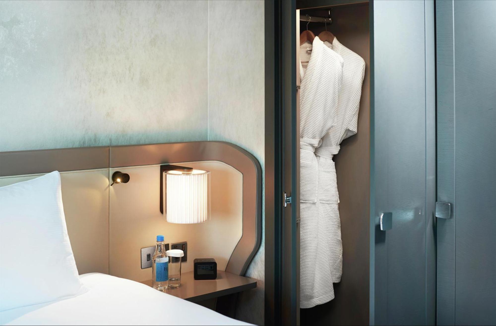 Deluxe Twin Room,1758279825:JPEG