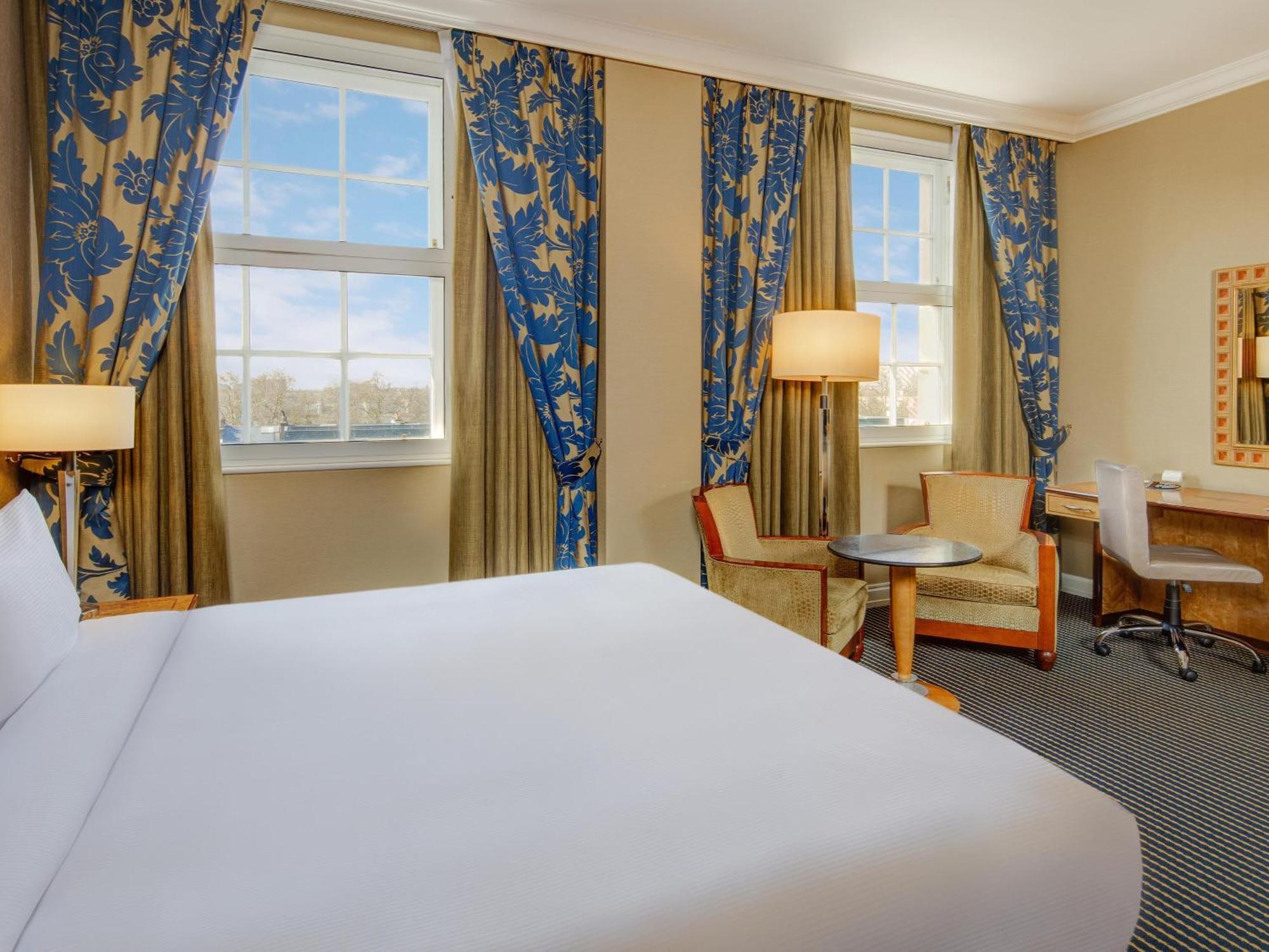 Deluxe Double Room,1765808751:JPEG