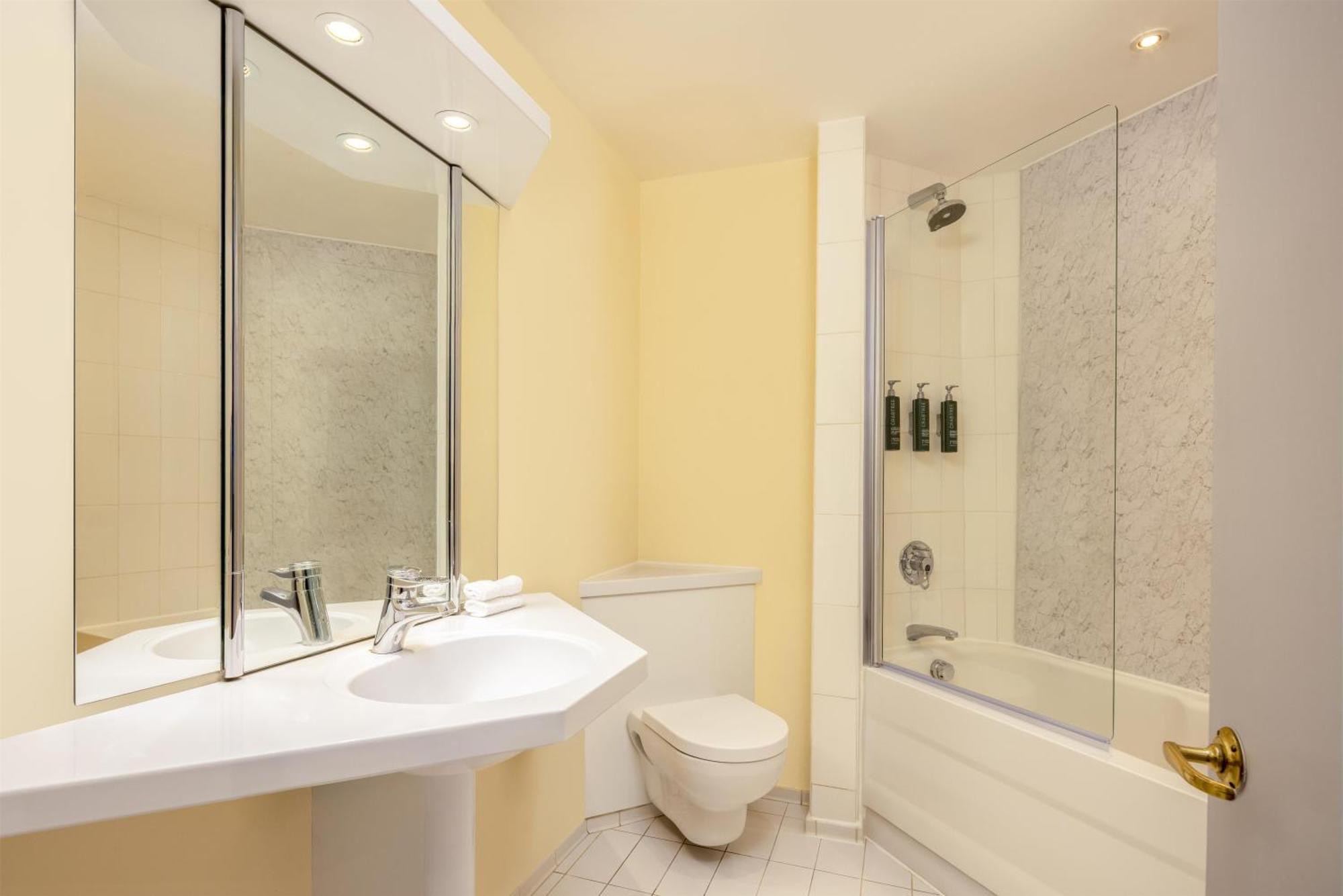 Chambre avec 2 Grands Lits Queen-Size