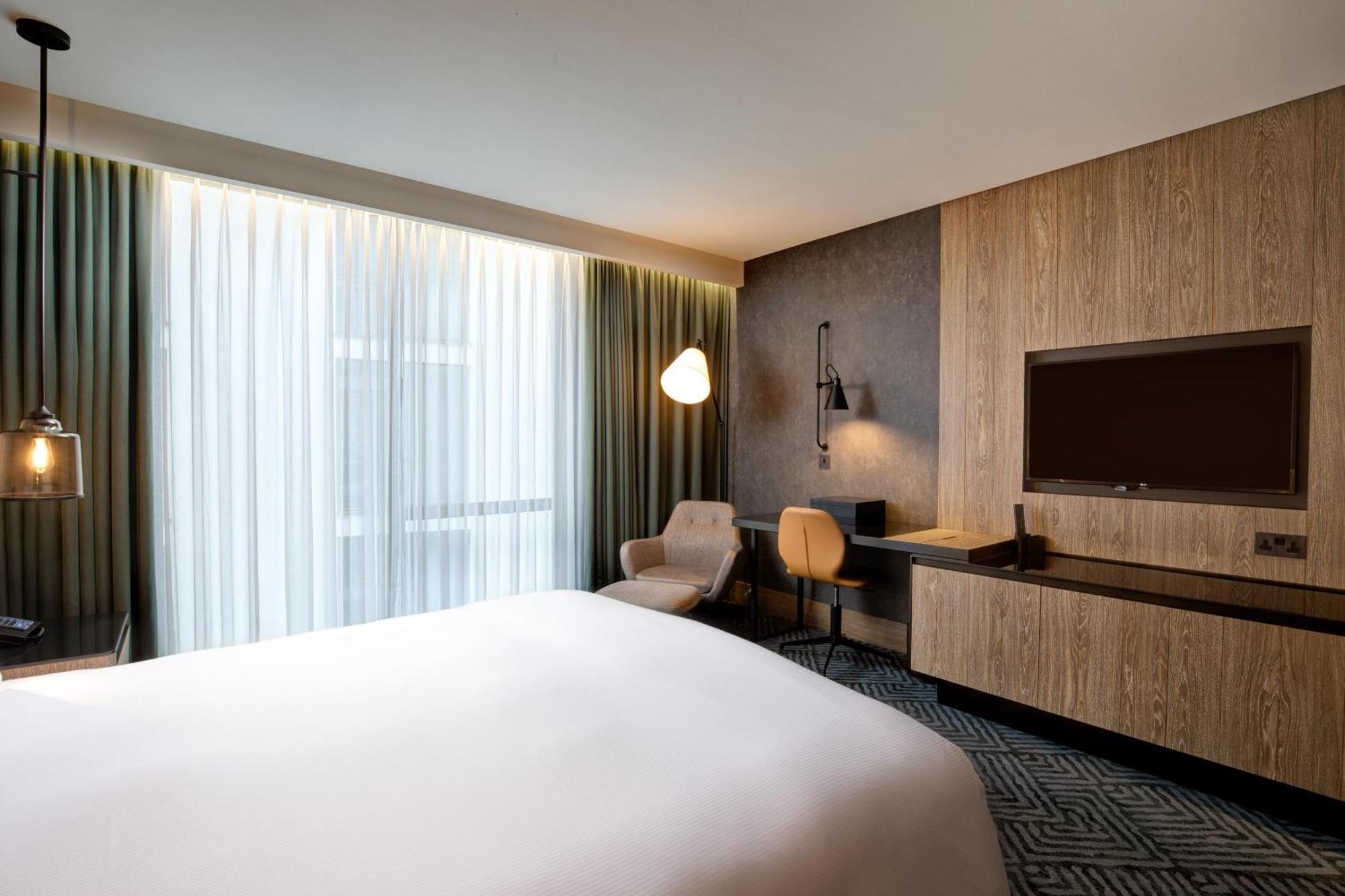King Guest Room,1765918662:JPEG