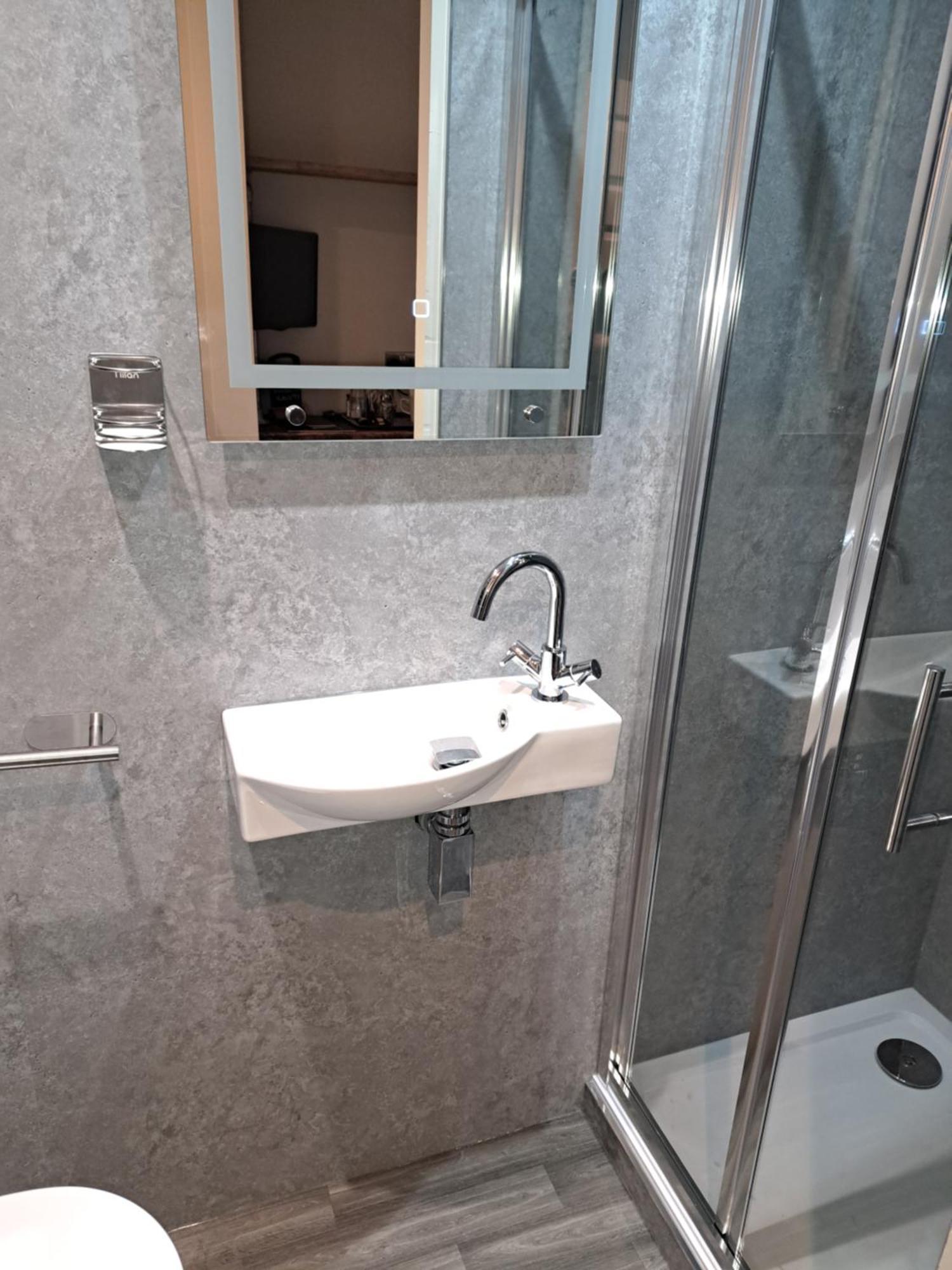 SMALL DOUBLE BUDGET ROOM IN EVES,1746990044:JPEG