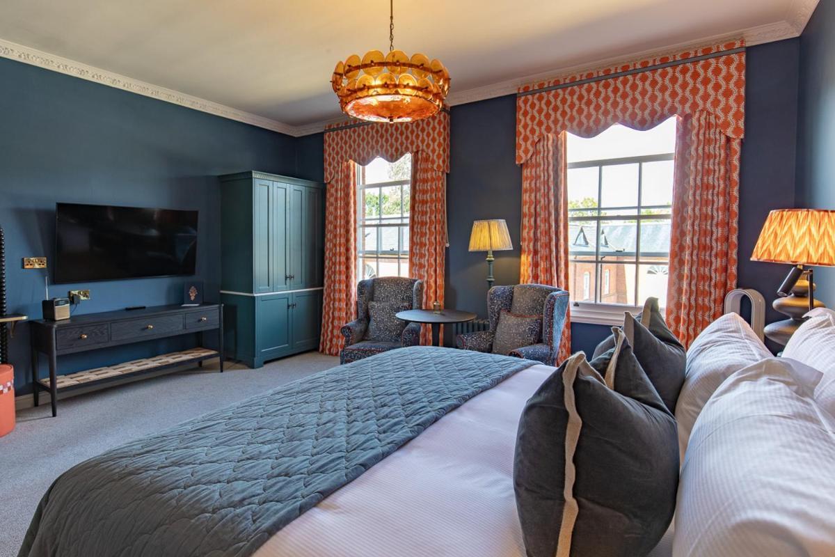 Mansion House Luxe