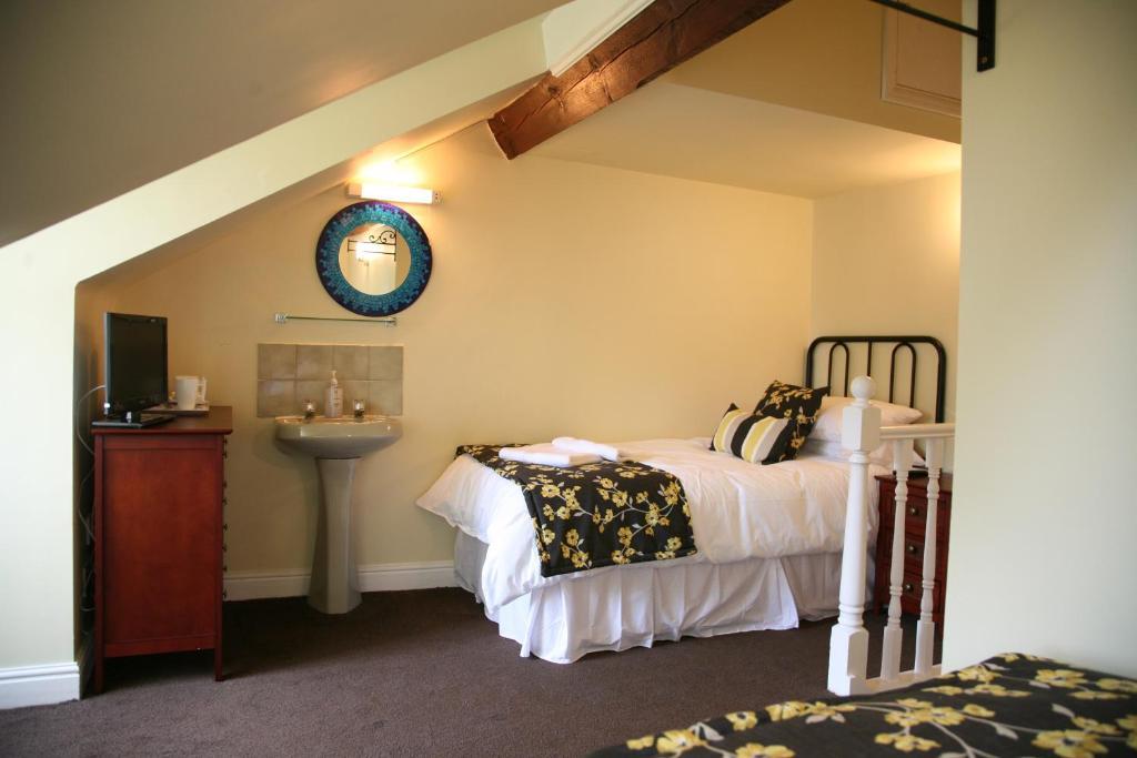 Twin Room with Private External Bathroom