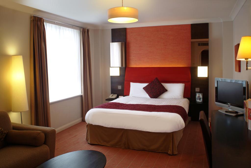 Family Double Room,699102678:JPEG