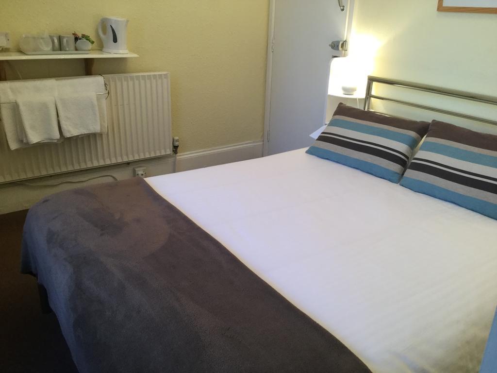 Small Double Room,188557901:JPEG