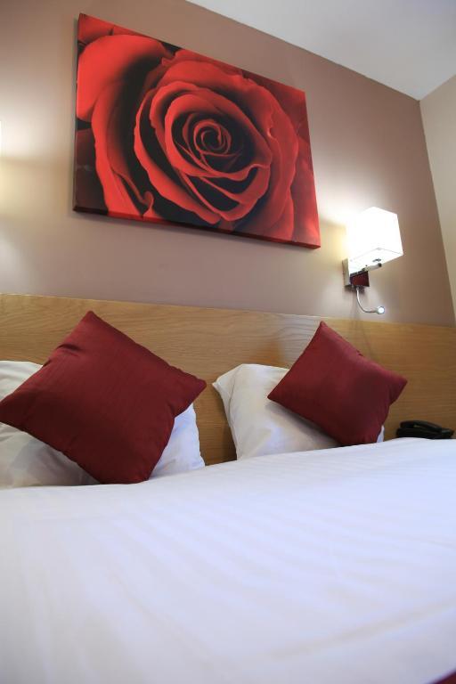 Quarto Duplo ou Twin com Duche Exterior Privado, WC e Vista Cidade