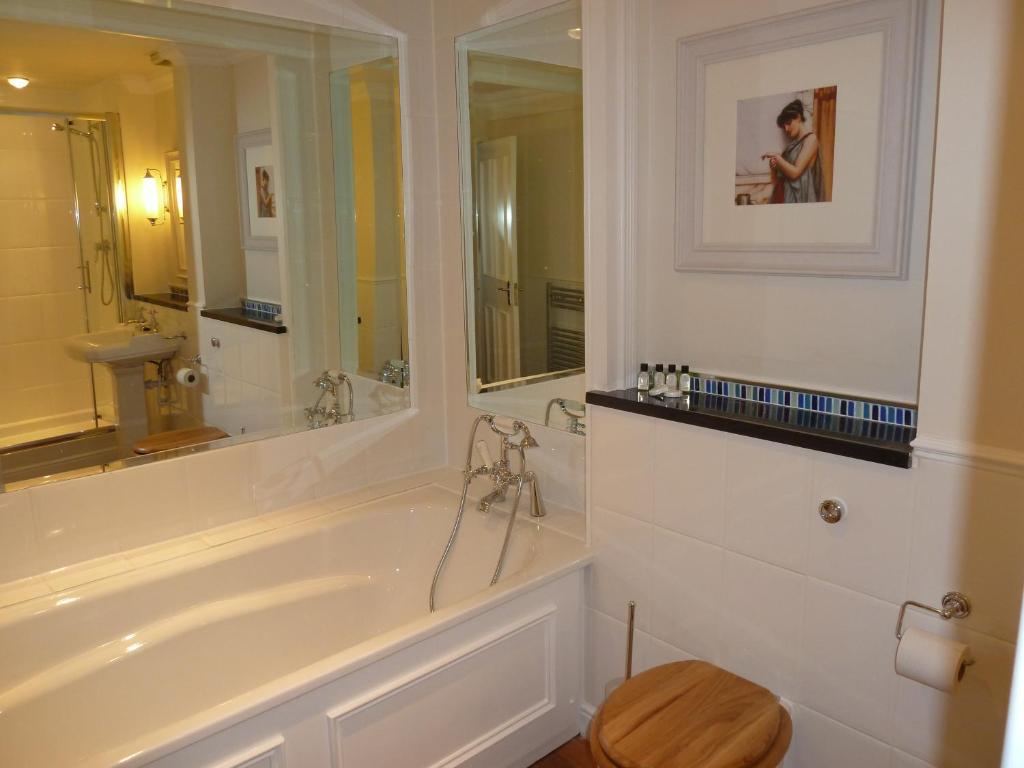 Superior Family Room (Sleeps 2 adults and 2 children)