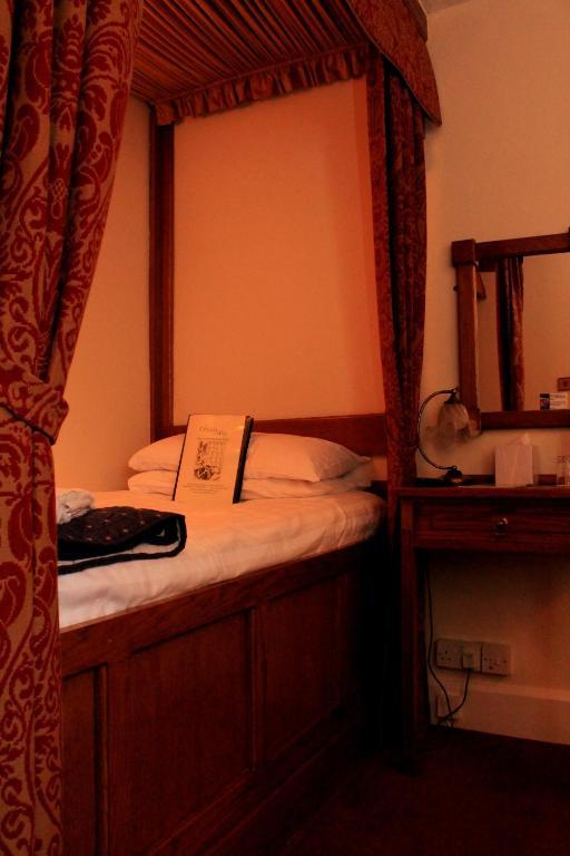 Single Room - No Dogs