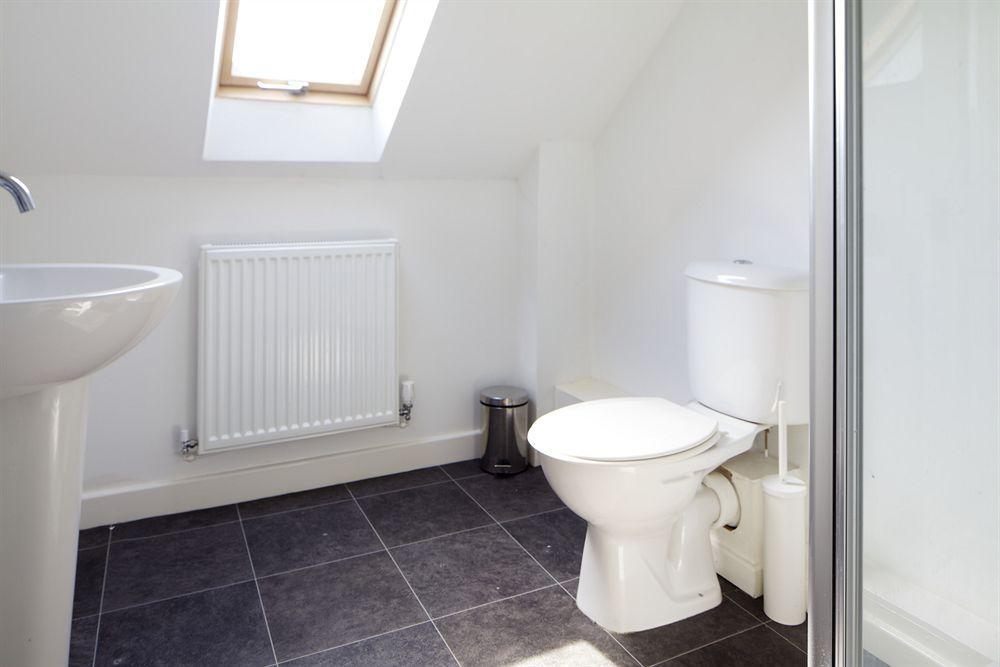 Single Room,79591692:JPEG