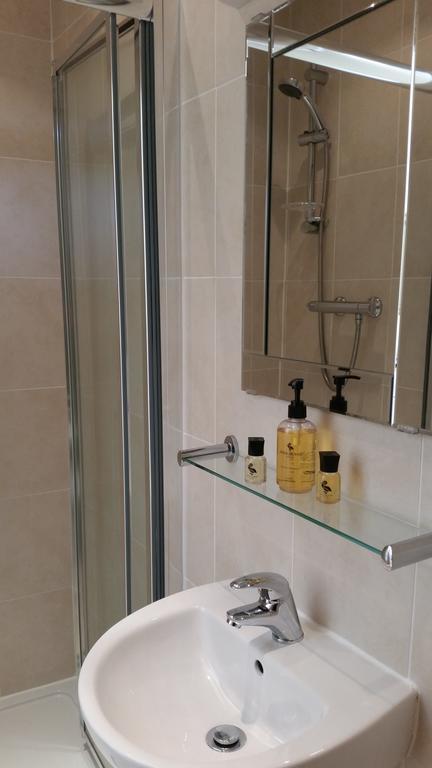Small Twin Room - Ground Floor
